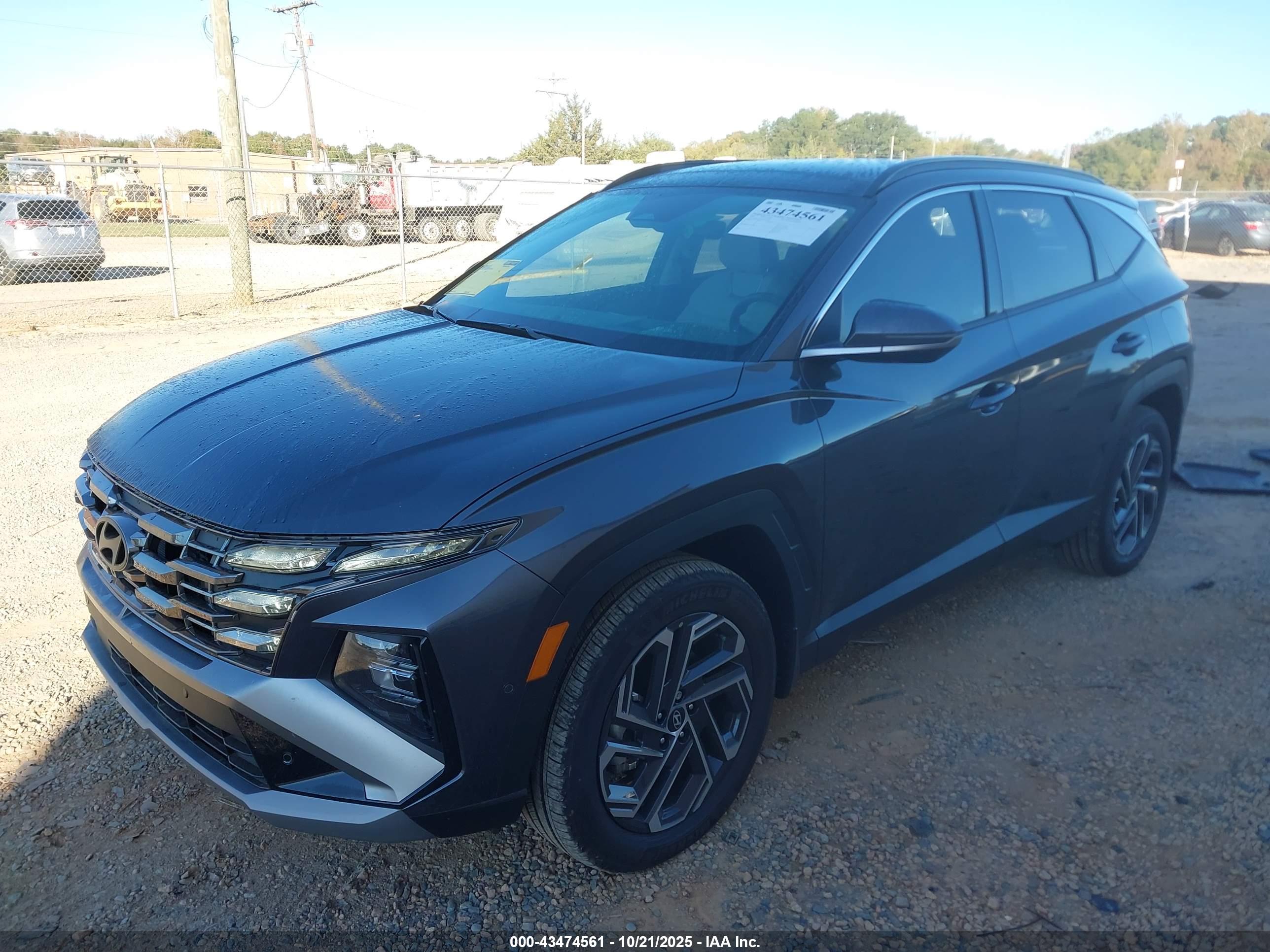 HYUNDAI TUCSON image 2