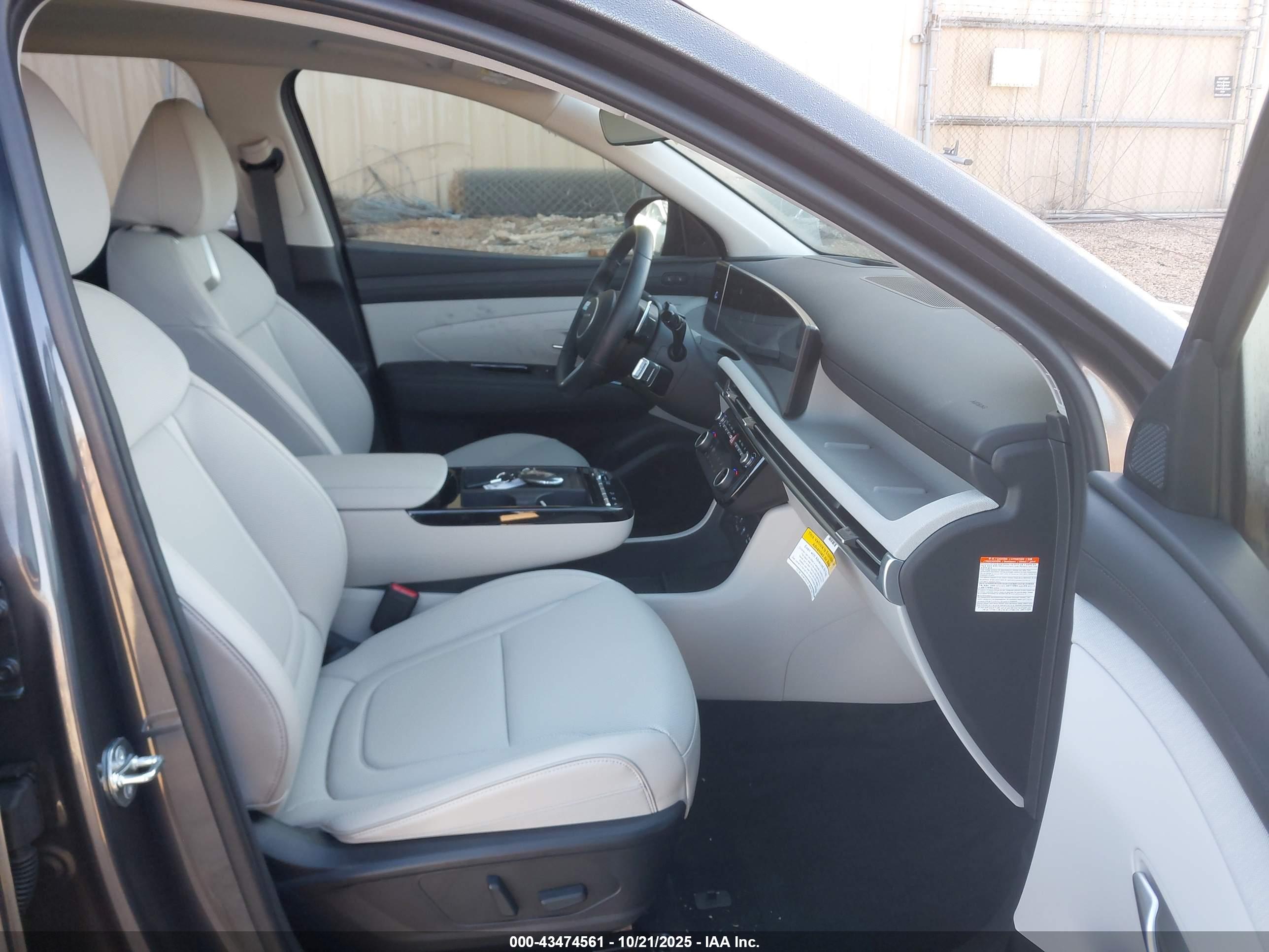 HYUNDAI TUCSON image 5