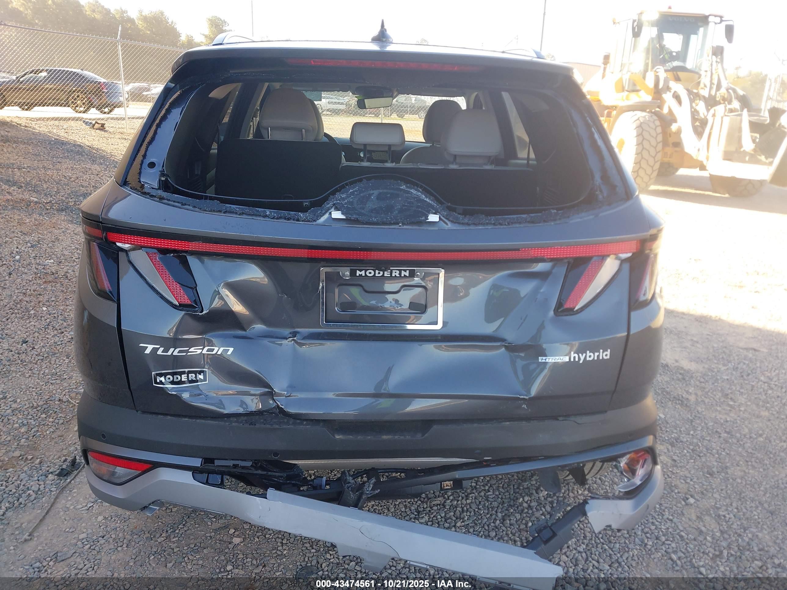 HYUNDAI TUCSON image 6