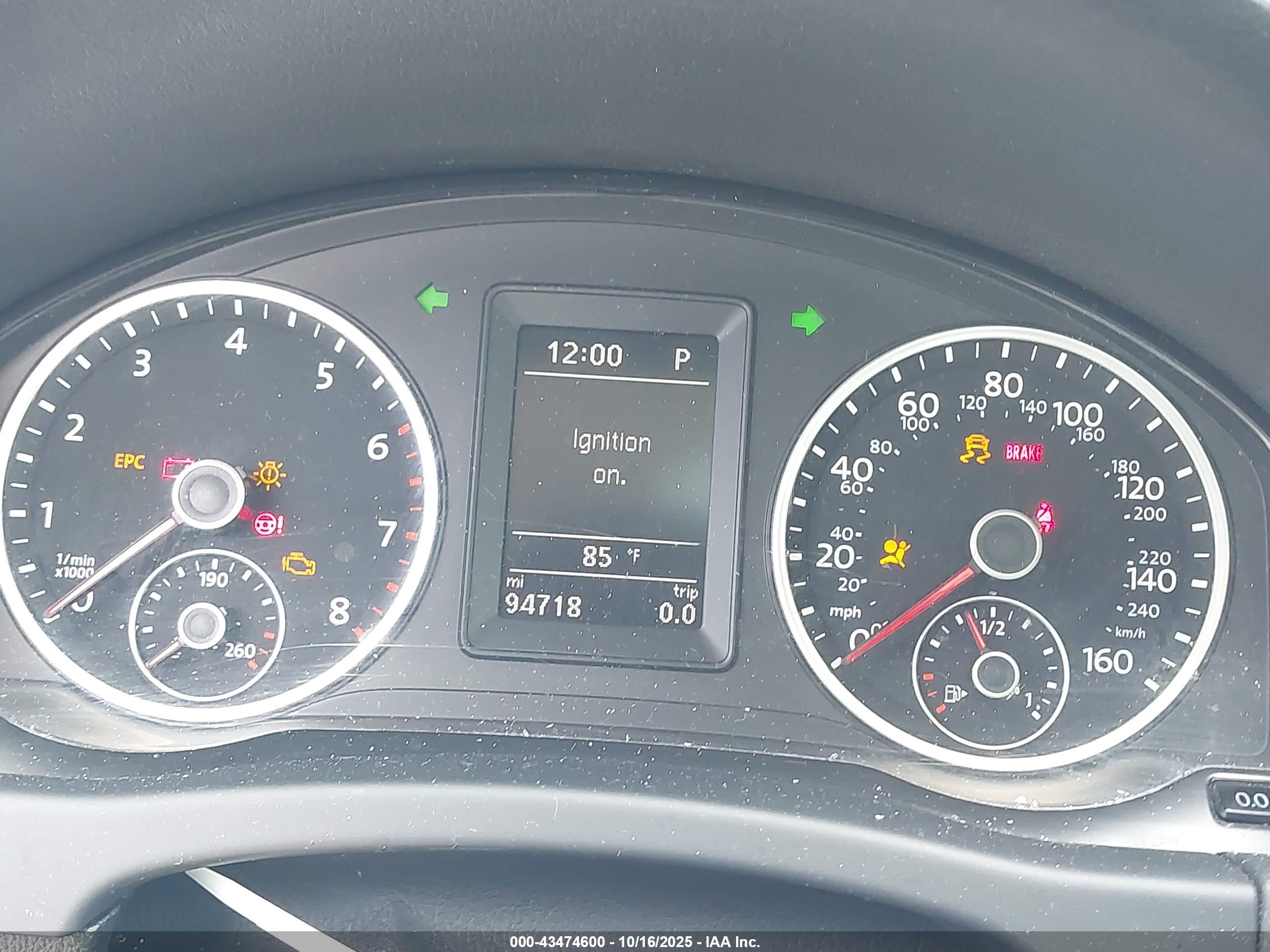 VOLKSWAGEN TIGUAN image 7