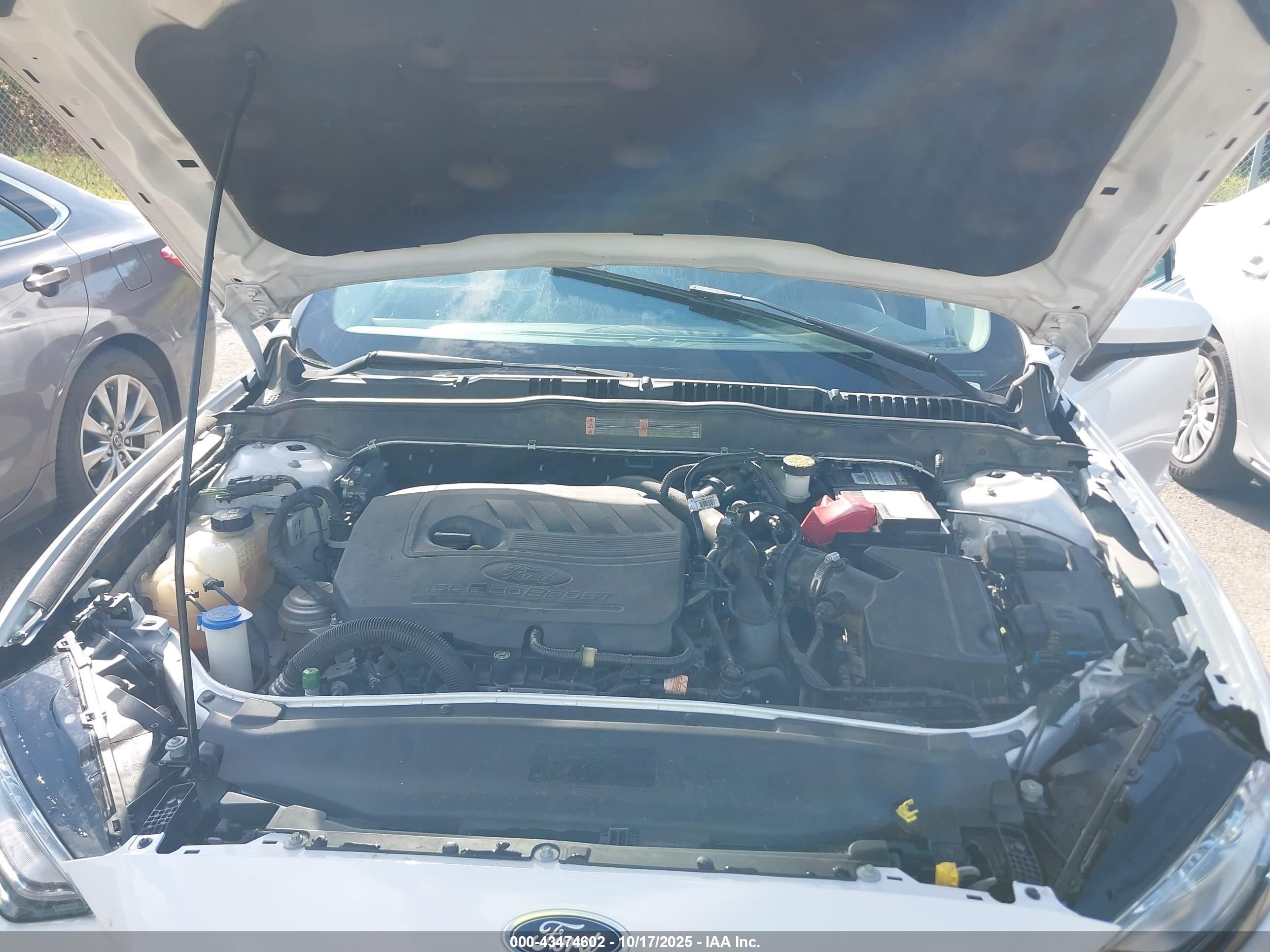 FORD FUSION image 10