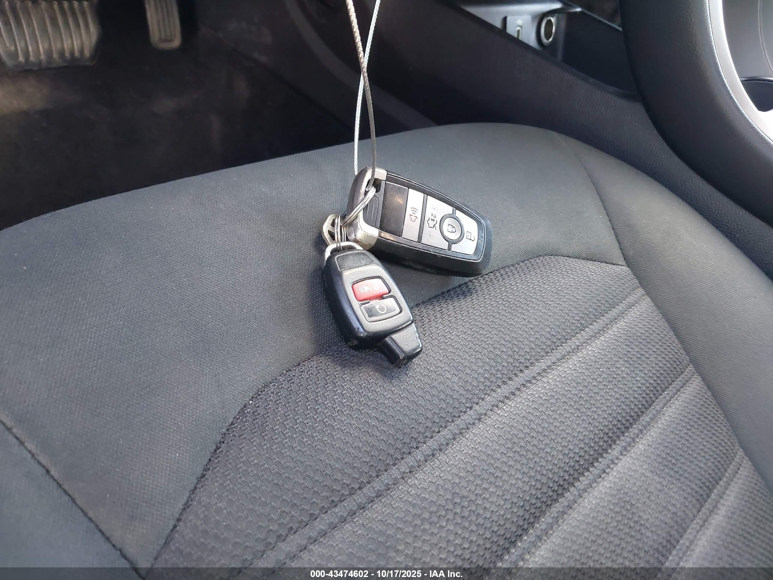 FORD FUSION image 11