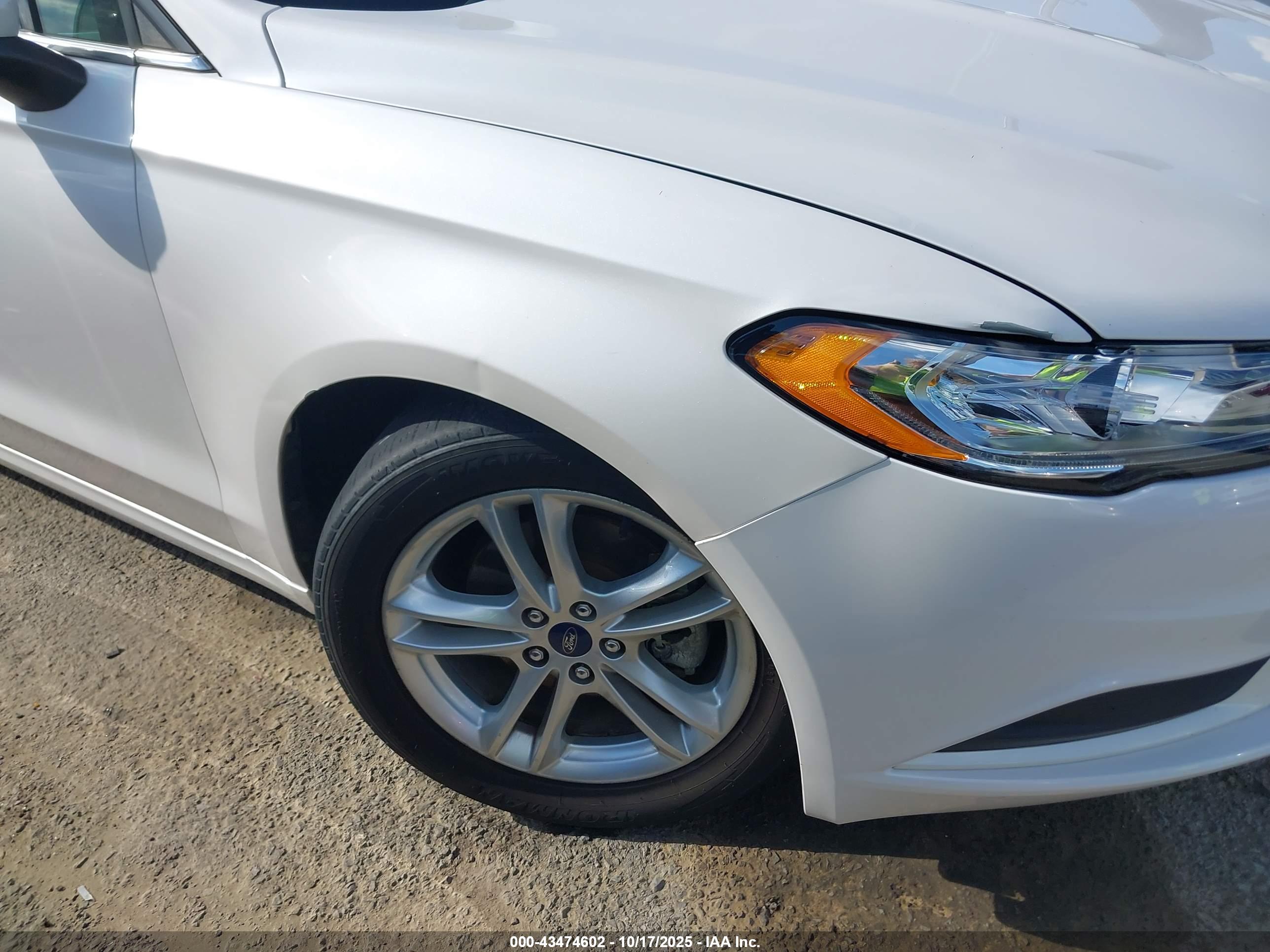 FORD FUSION image 6