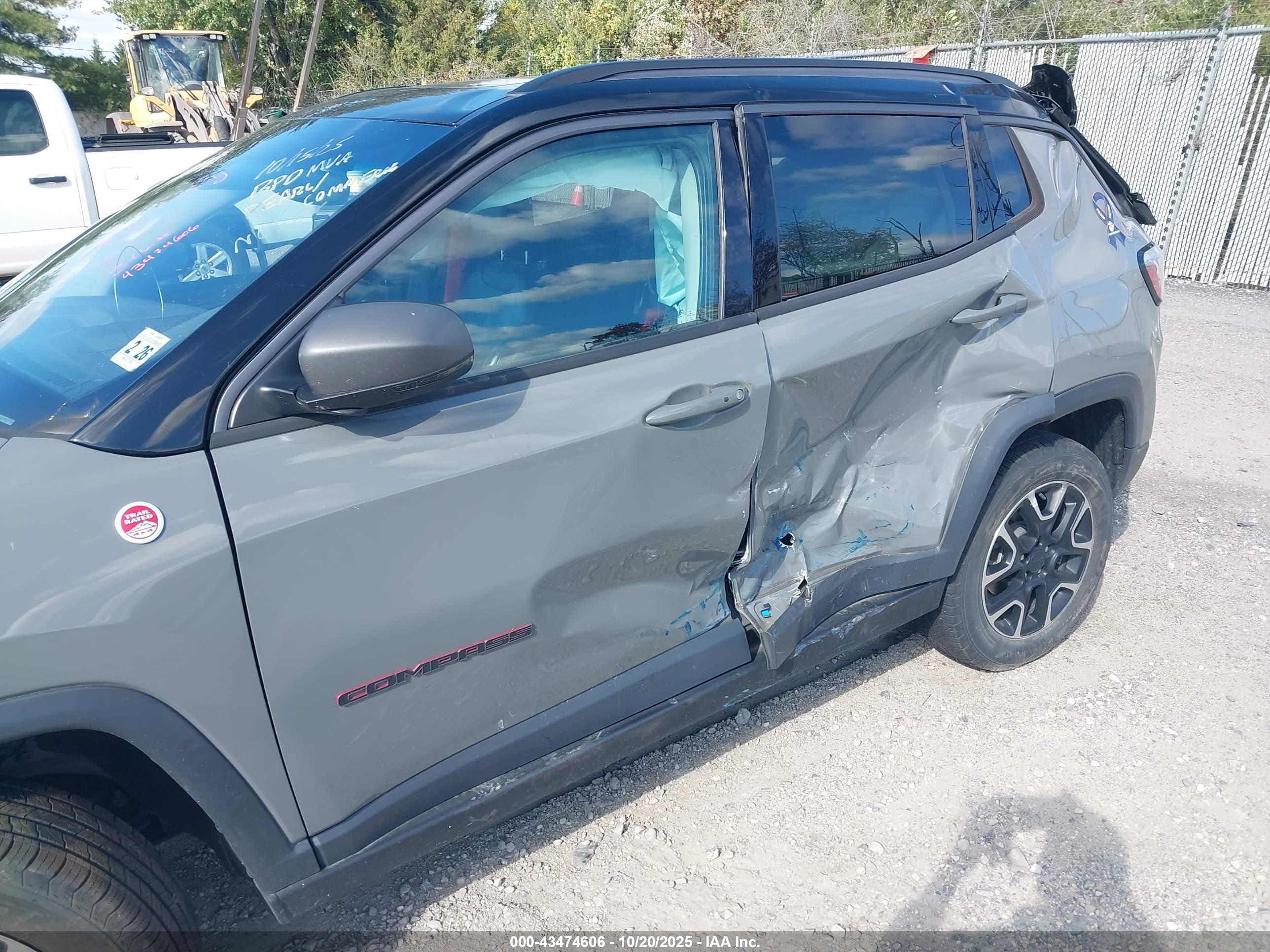 JEEP COMPASS image 6