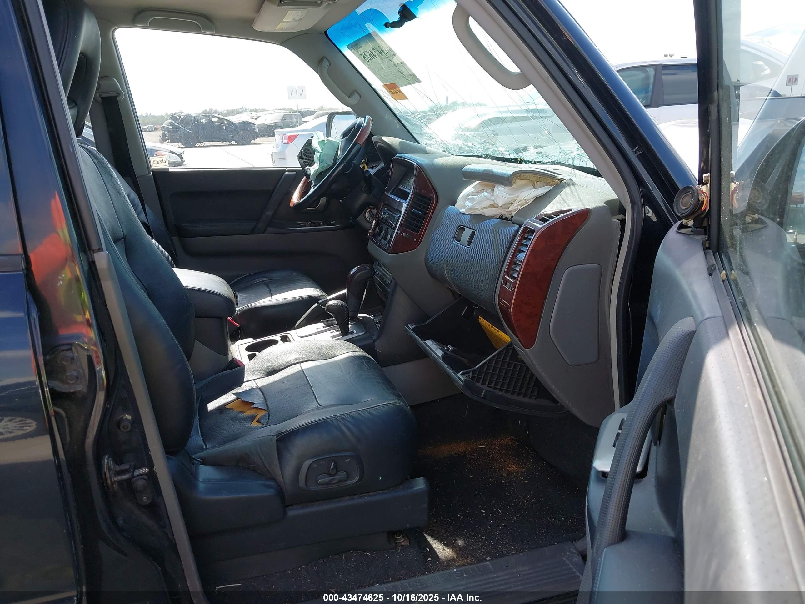 MITSUBISHI MONTERO image 5