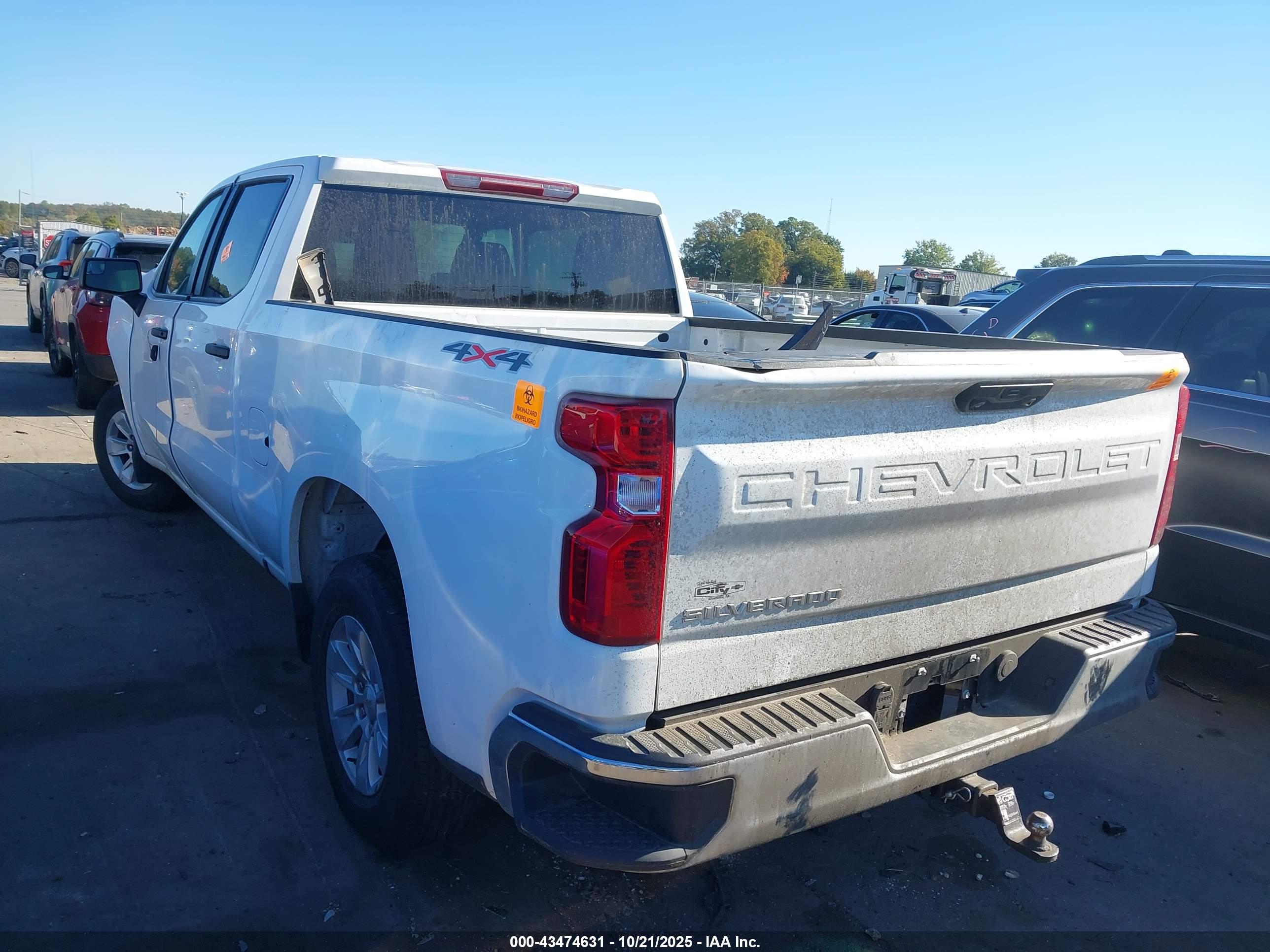 CHEVROLET SILVERADO image 3