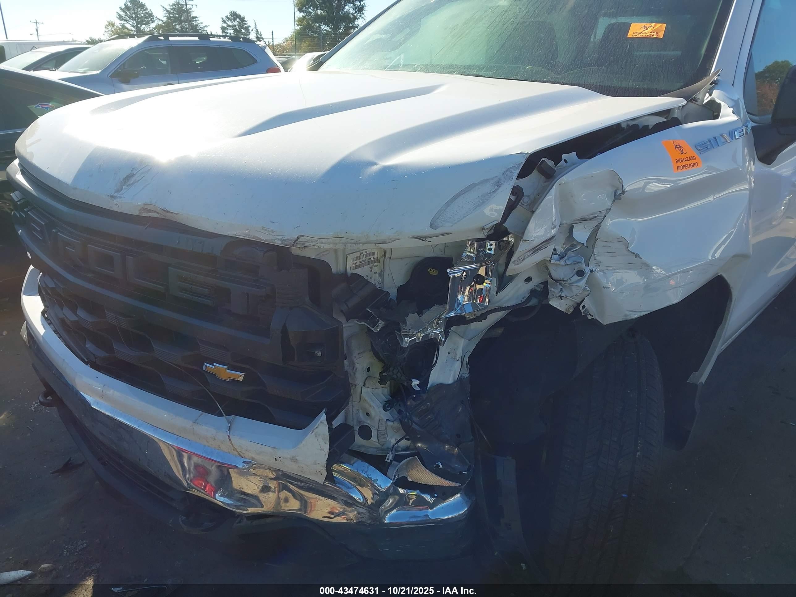 CHEVROLET SILVERADO image 6