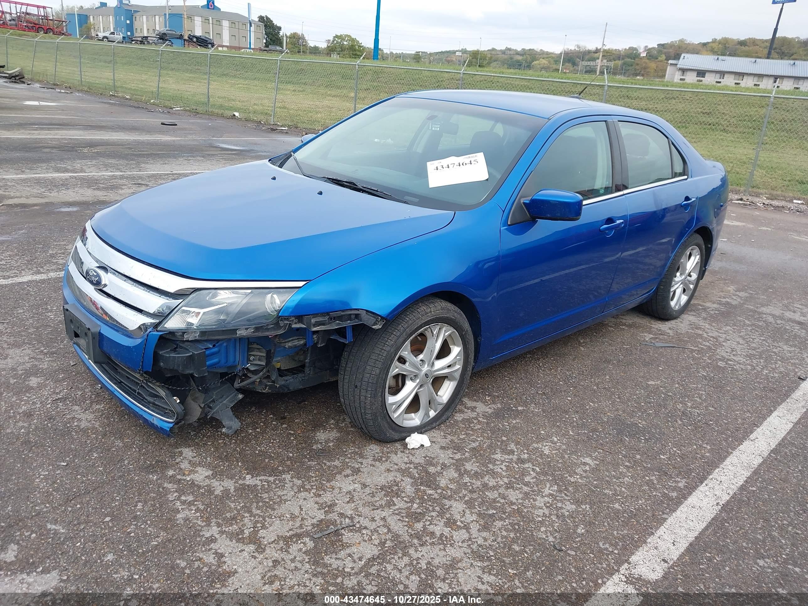 FORD FUSION image 2