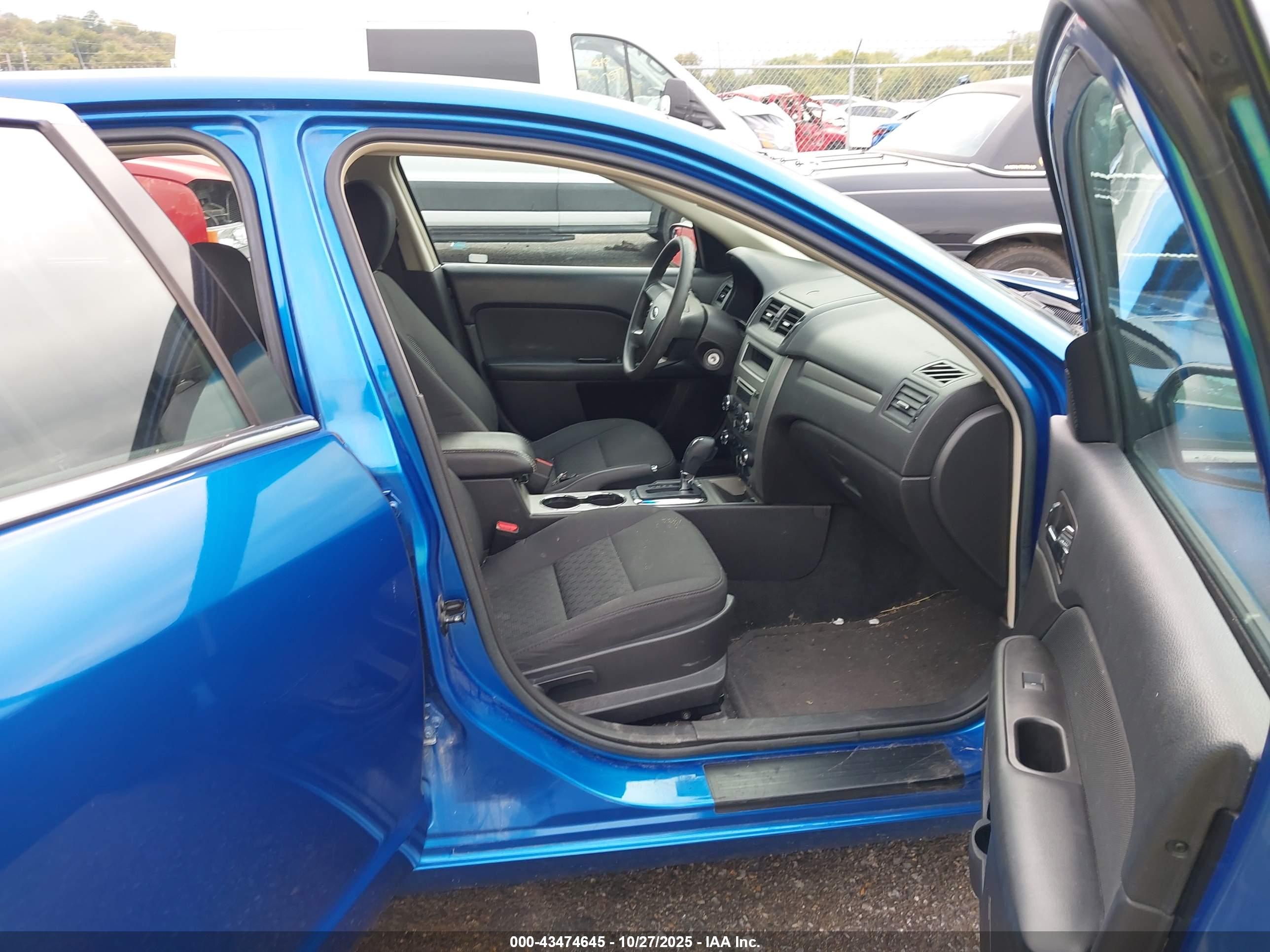 FORD FUSION image 5