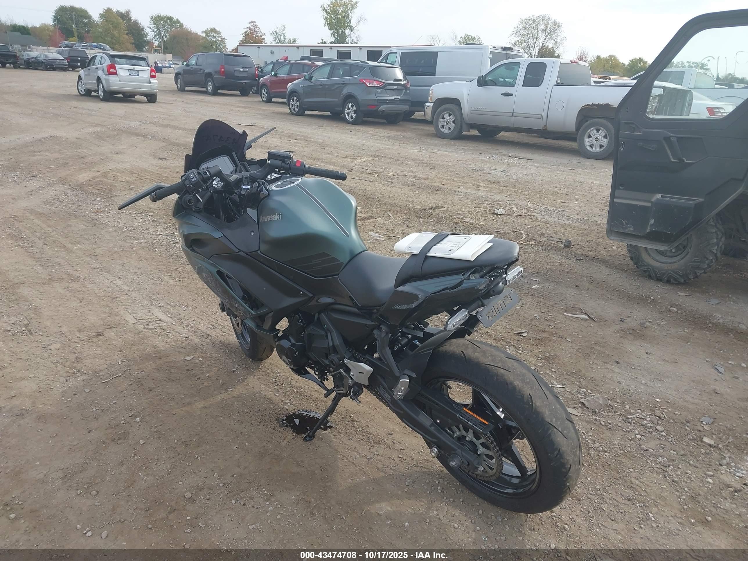 KAWASAKI EX650 image 3