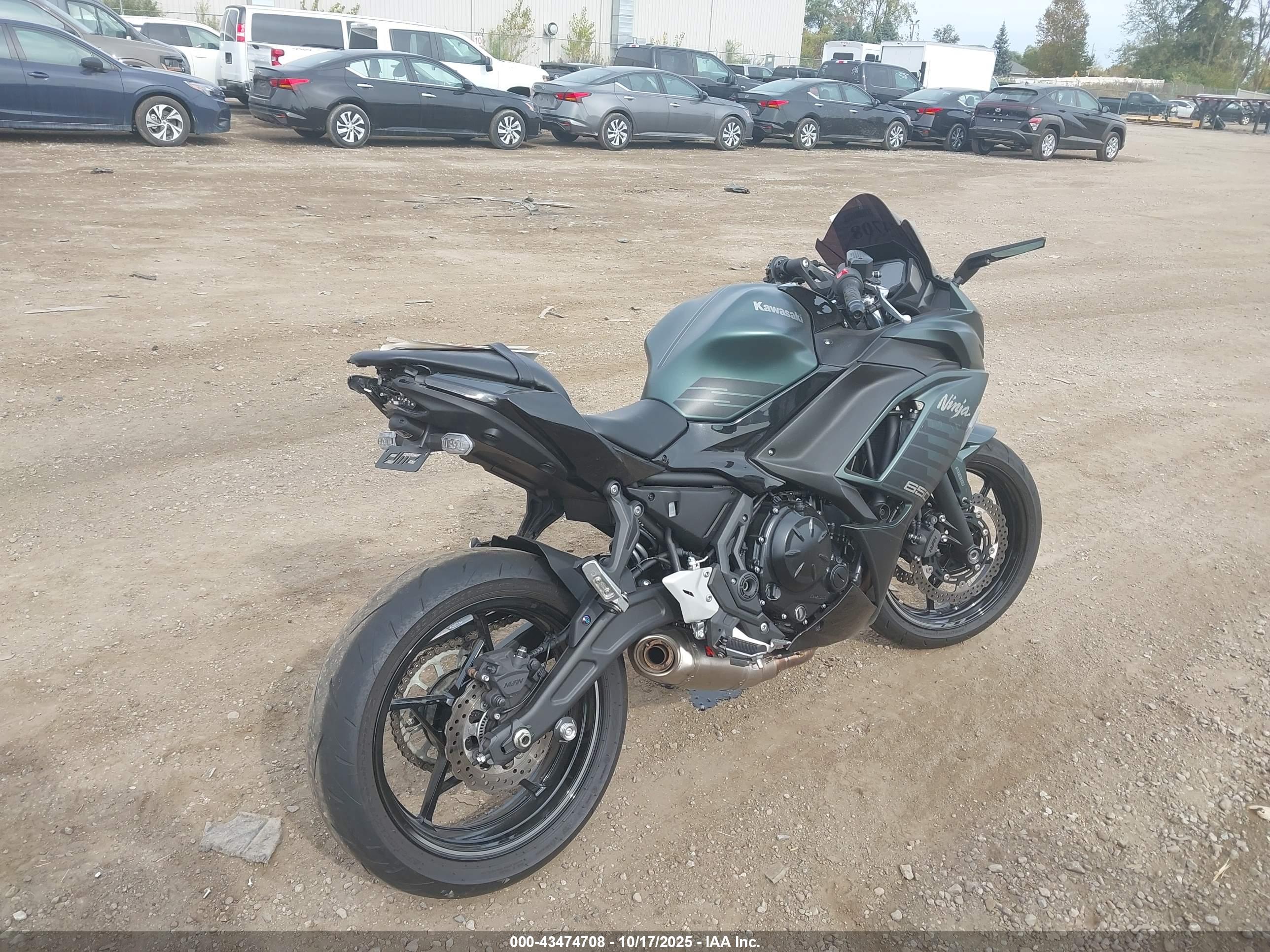 KAWASAKI EX650 image 4