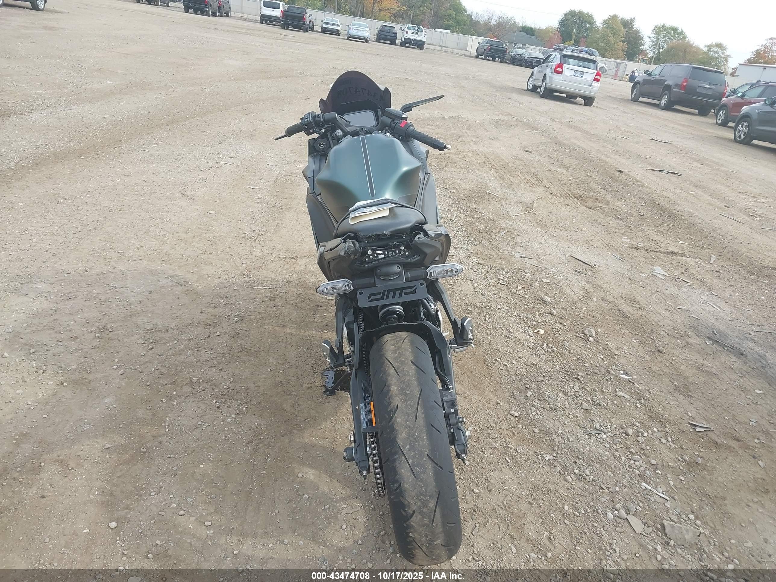 KAWASAKI EX650 image 6
