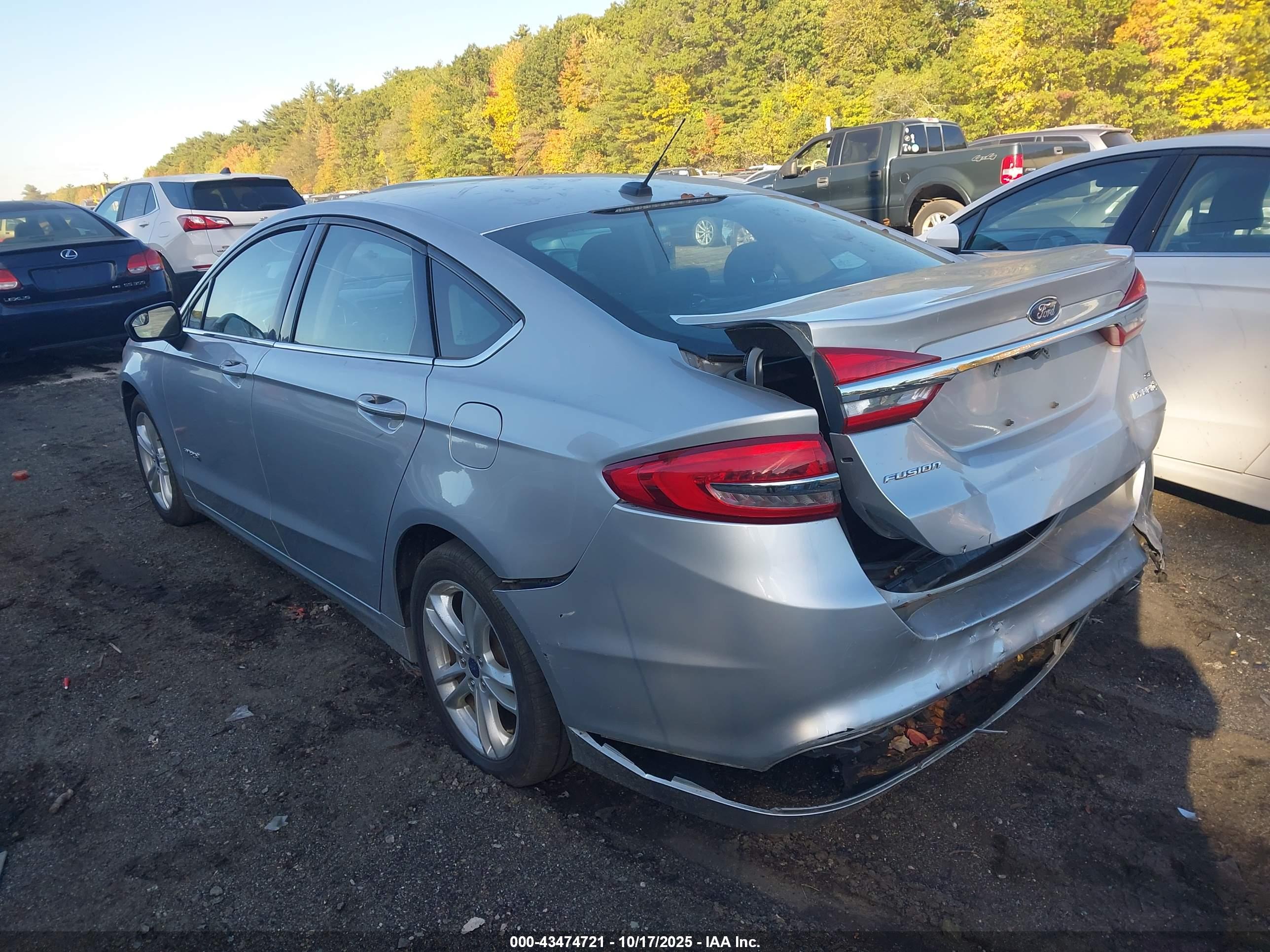 FORD FUSION image 3