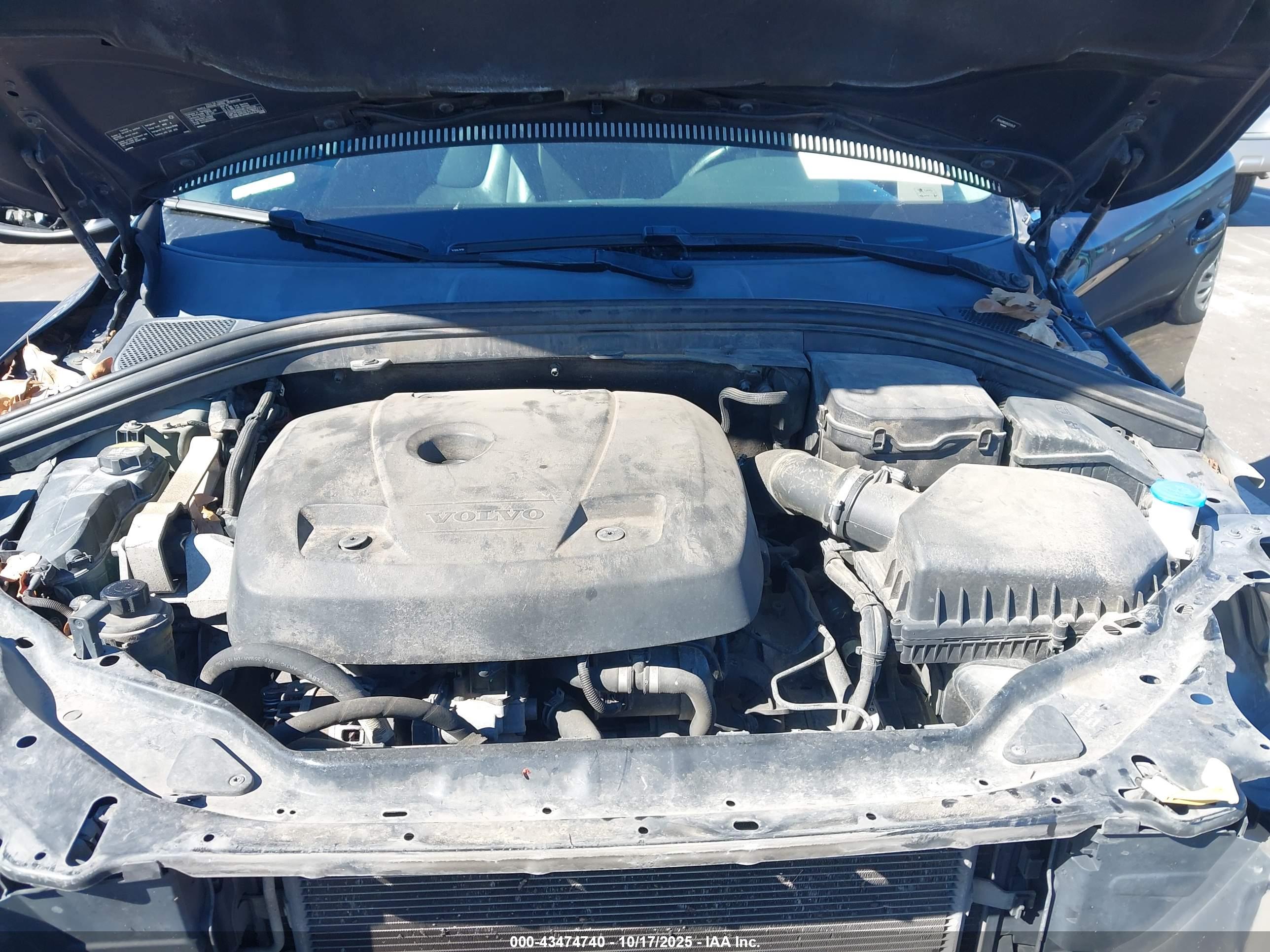 VOLVO XC60 image 10