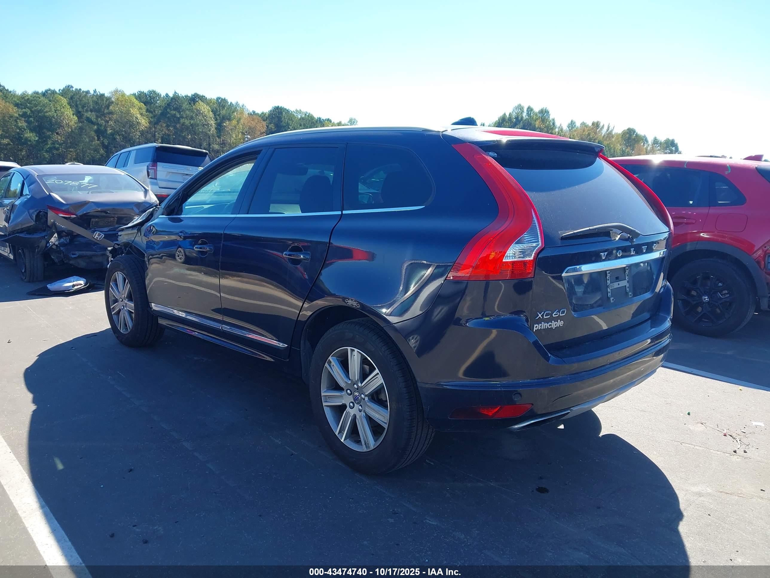 VOLVO XC60 image 3