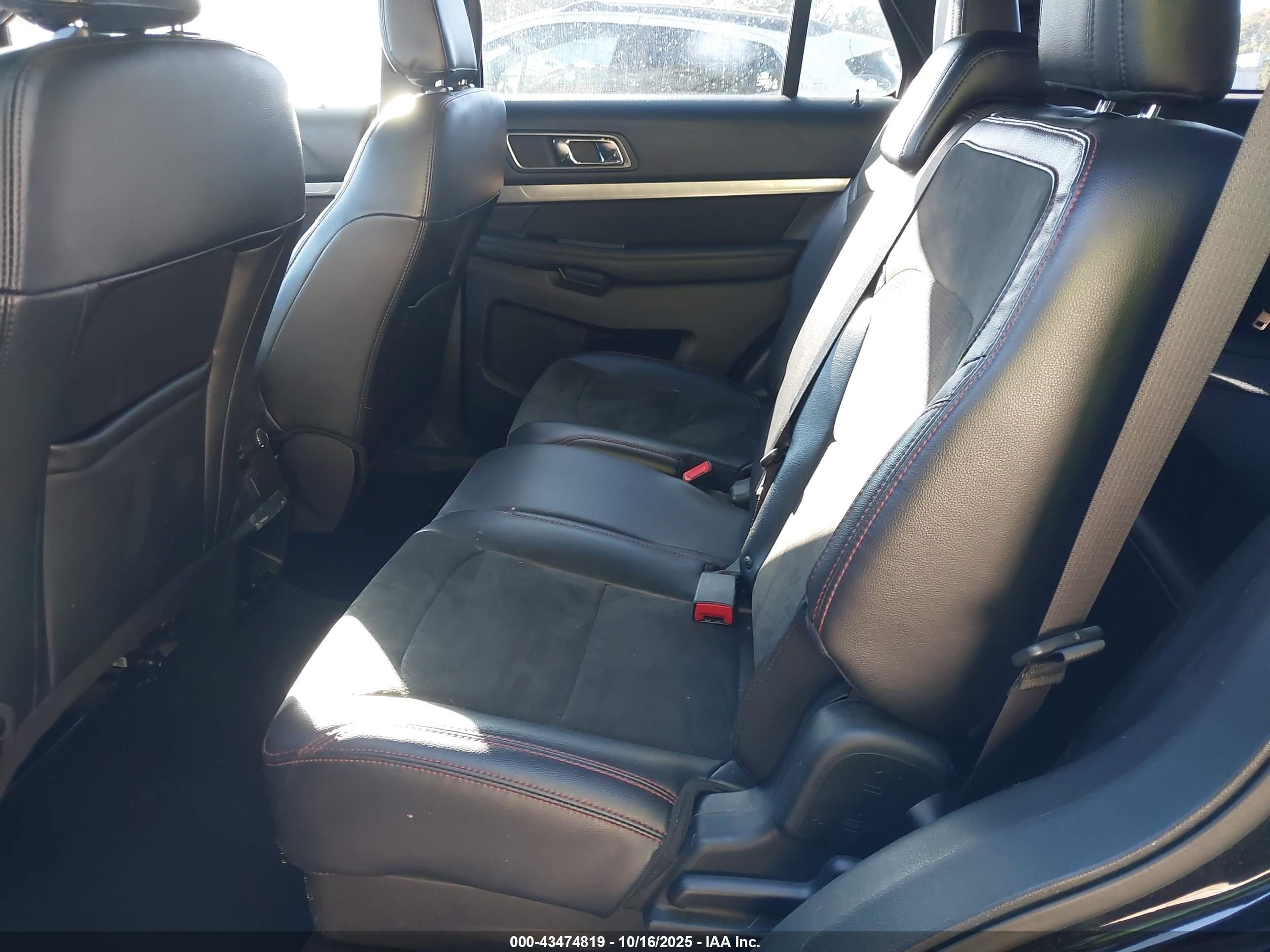FORD EXPLORER image 8