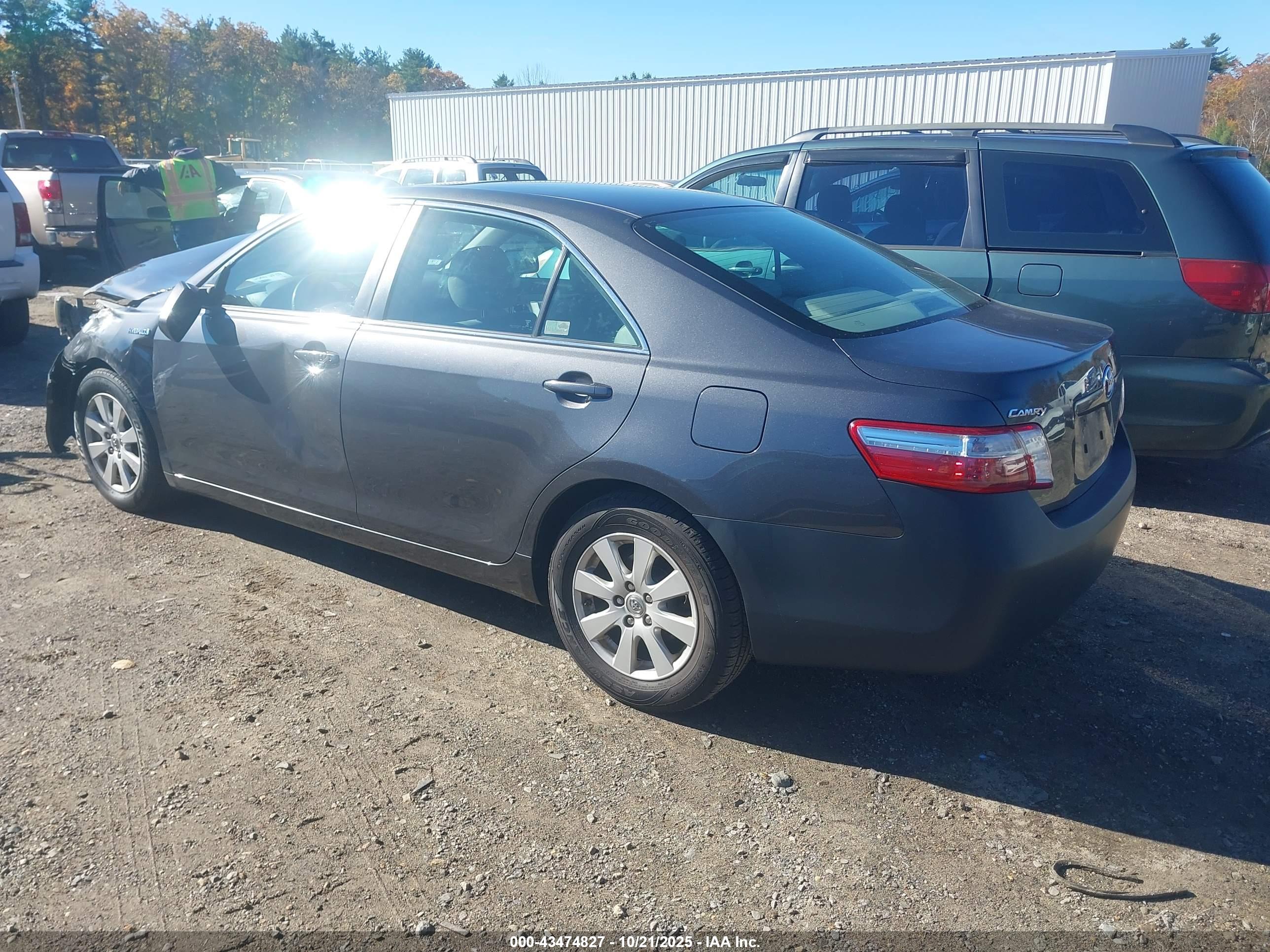 TOYOTA CAMRY image 3