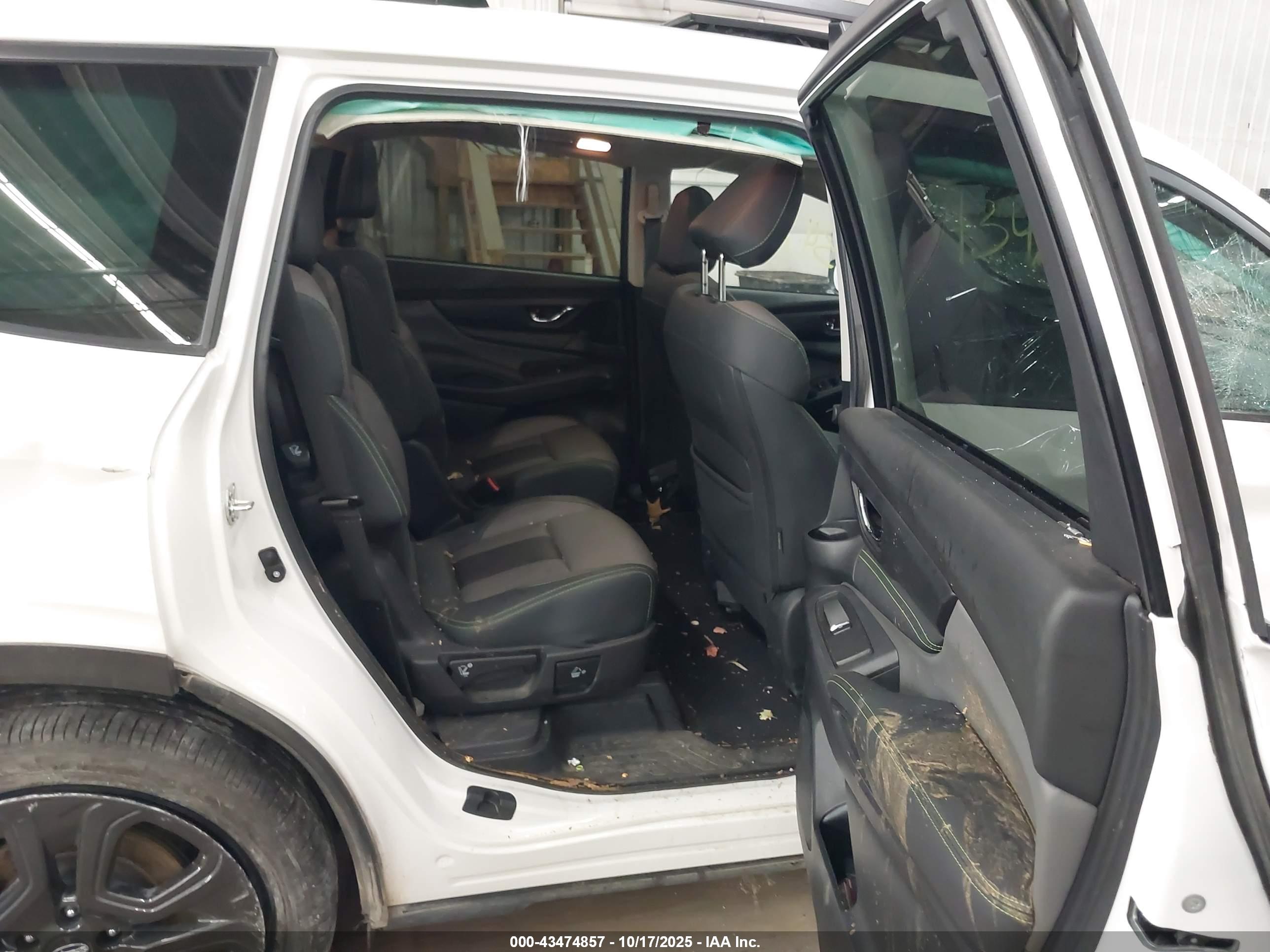 SUBARU ASCENT image 8