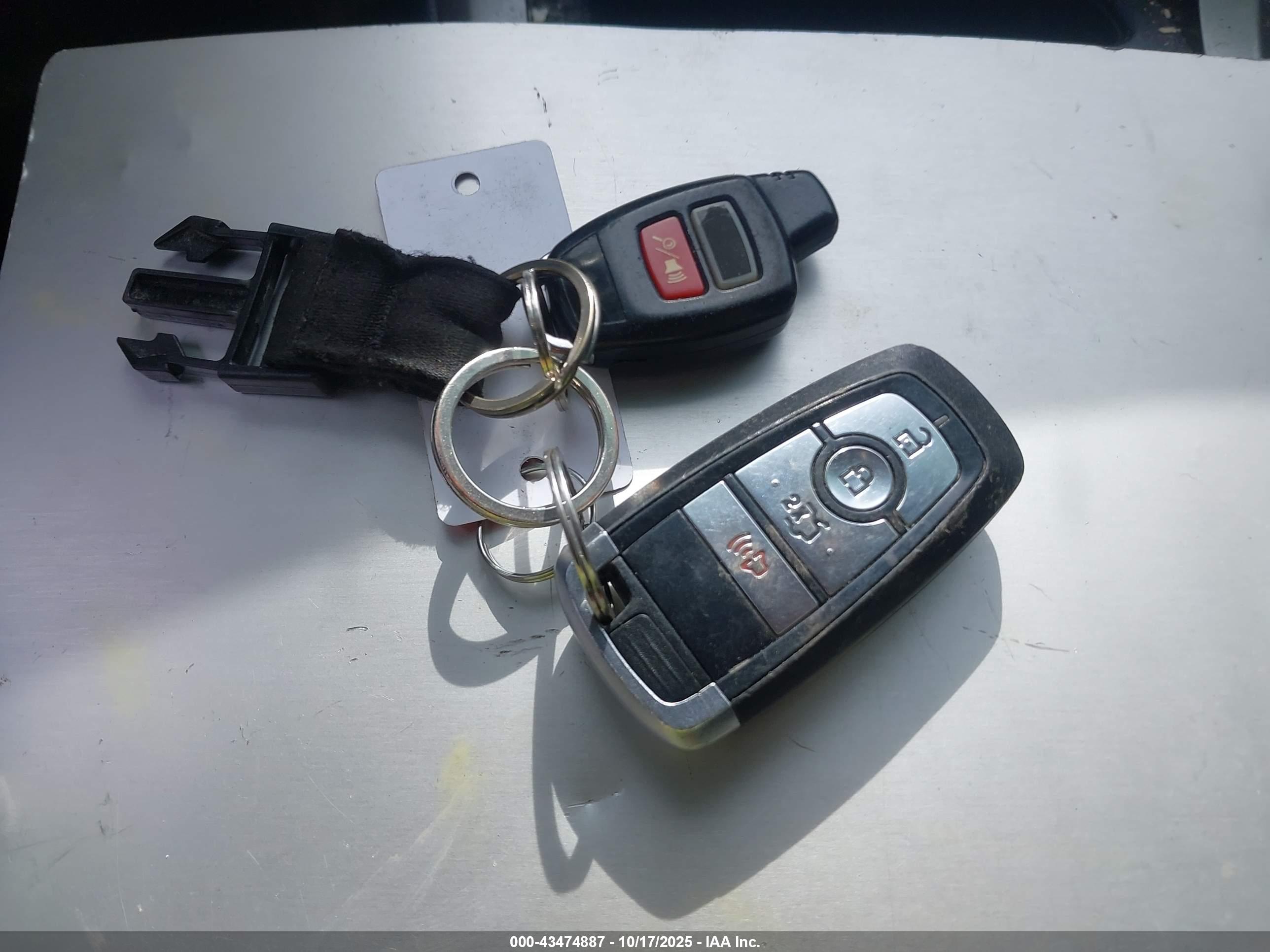 FORD FUSION image 11