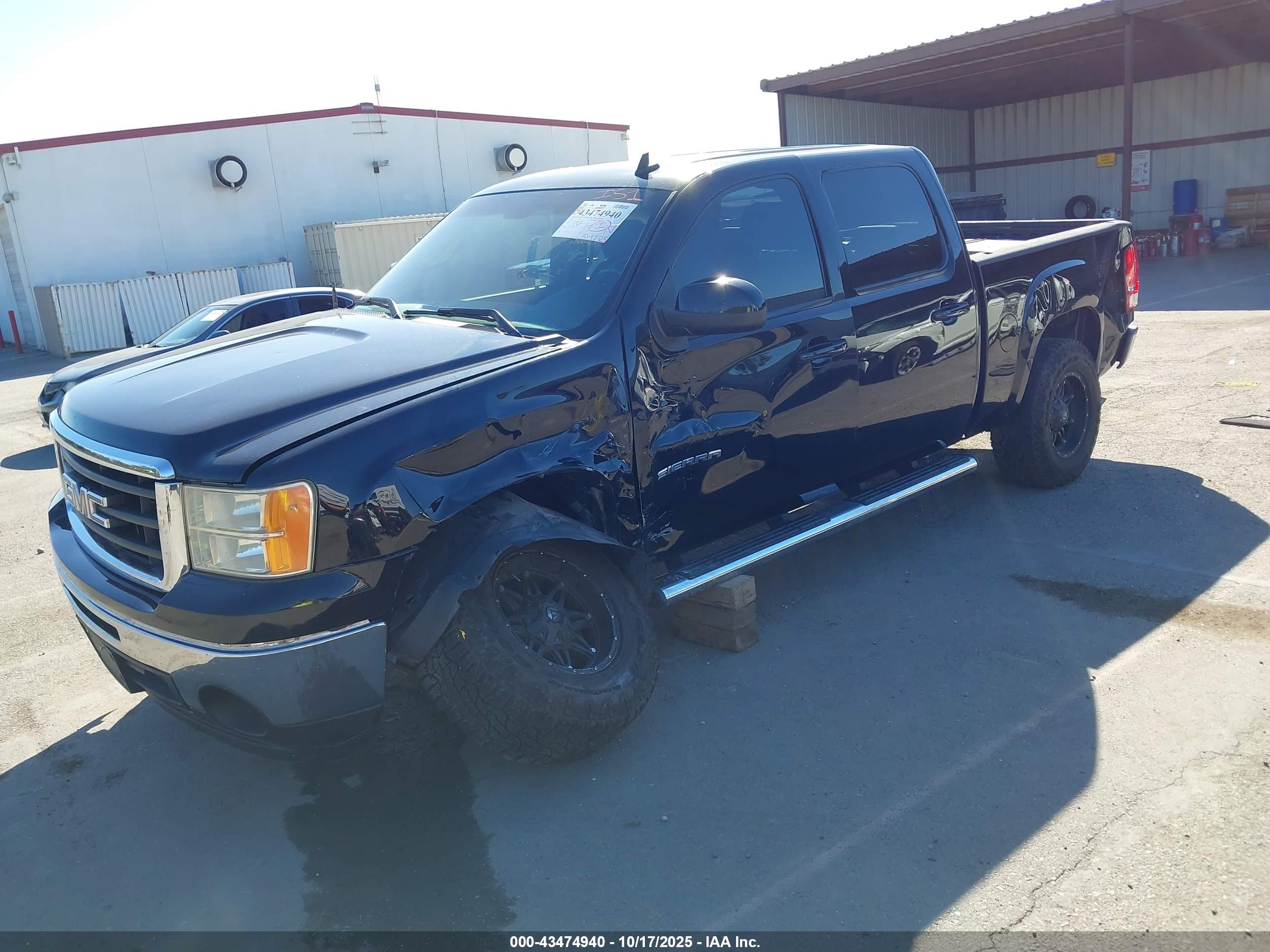 GMC SIERRA image 2