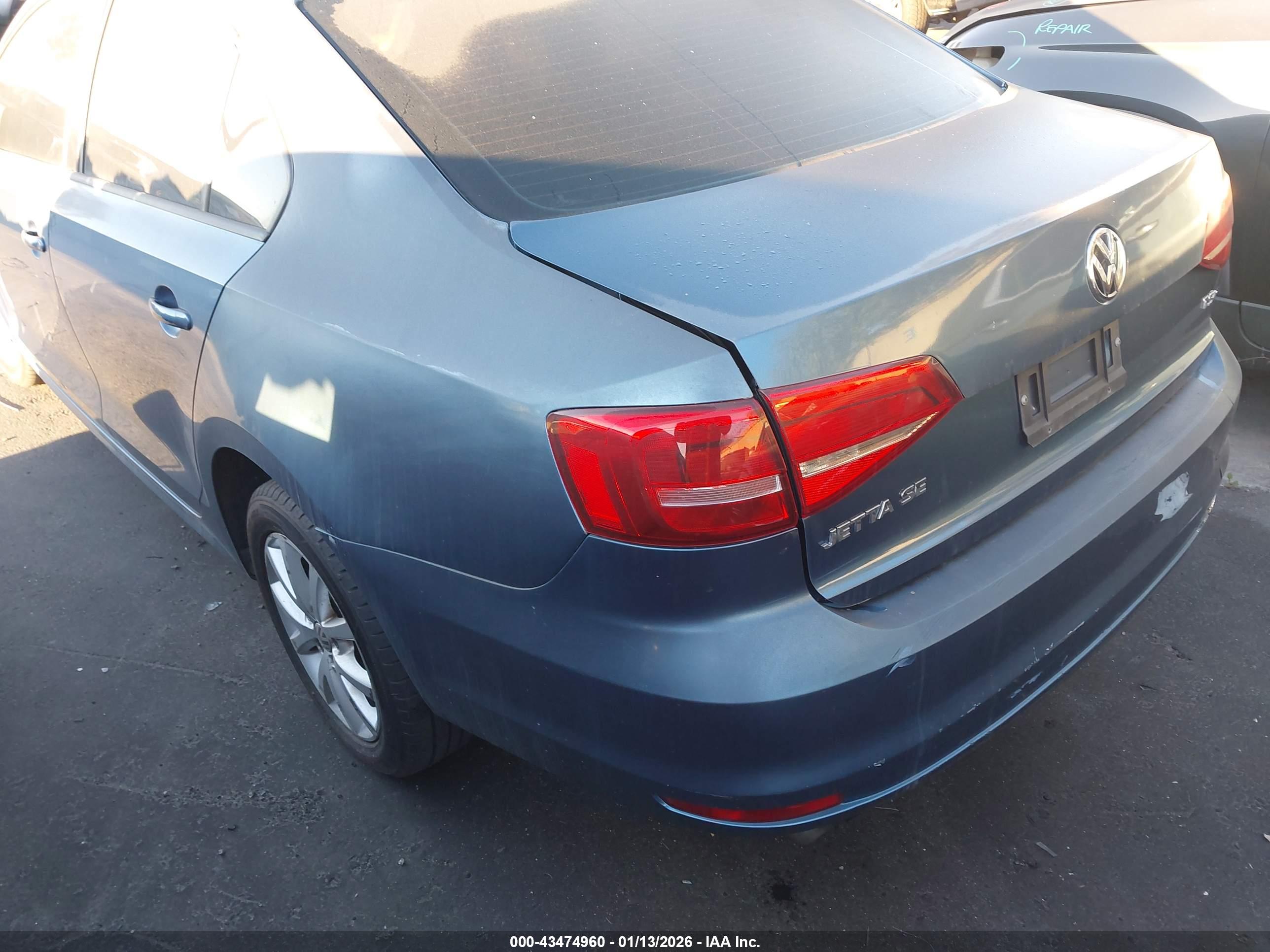 VOLKSWAGEN JETTA image 3