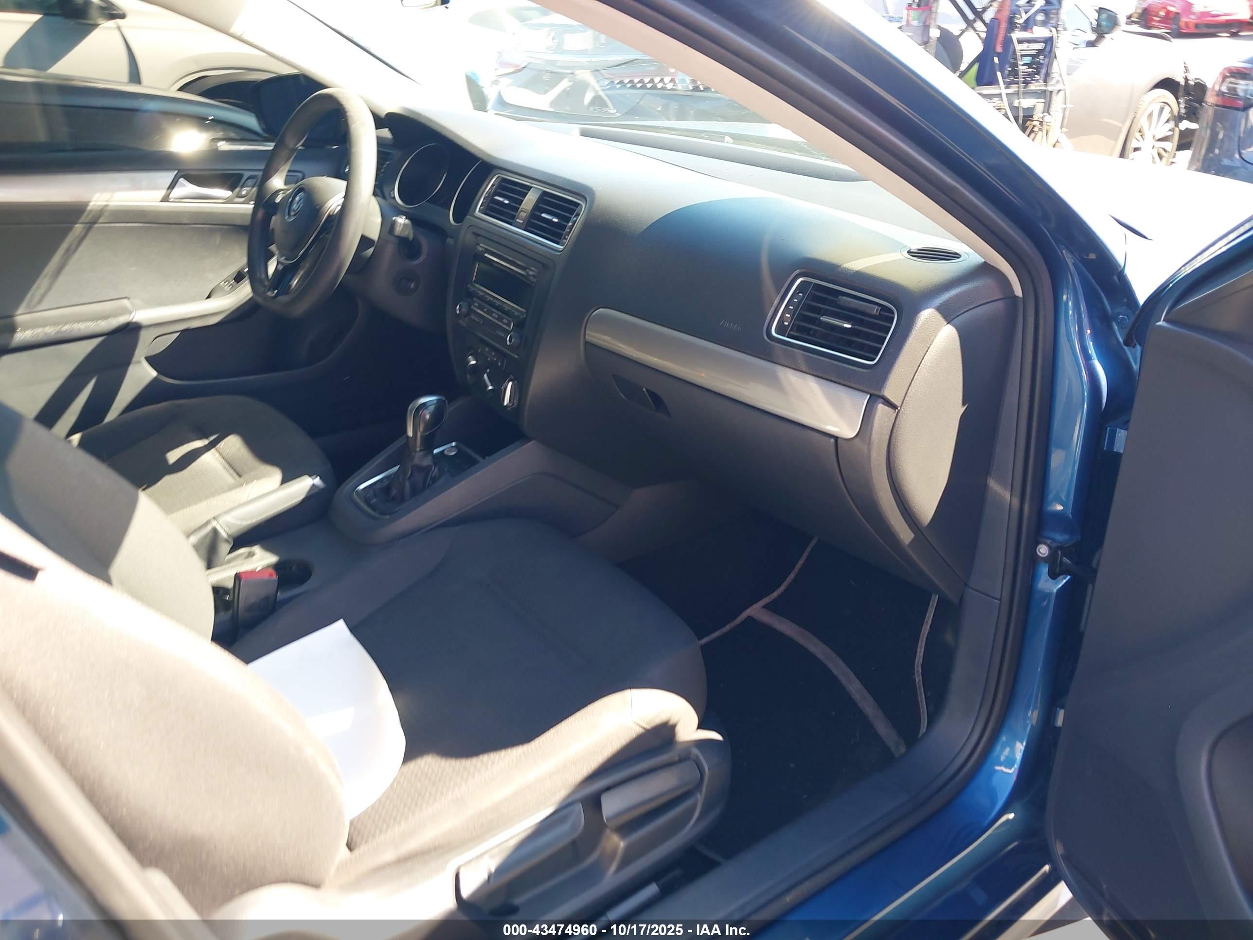 VOLKSWAGEN JETTA image 5