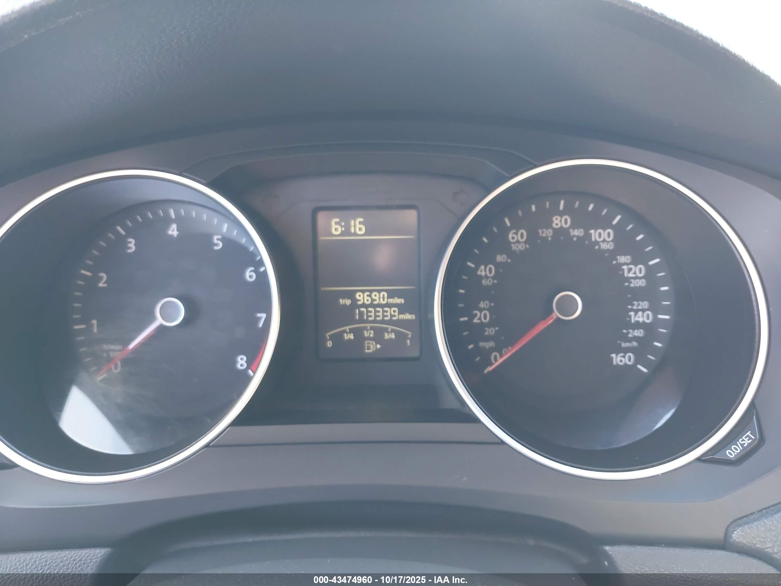 VOLKSWAGEN JETTA image 7