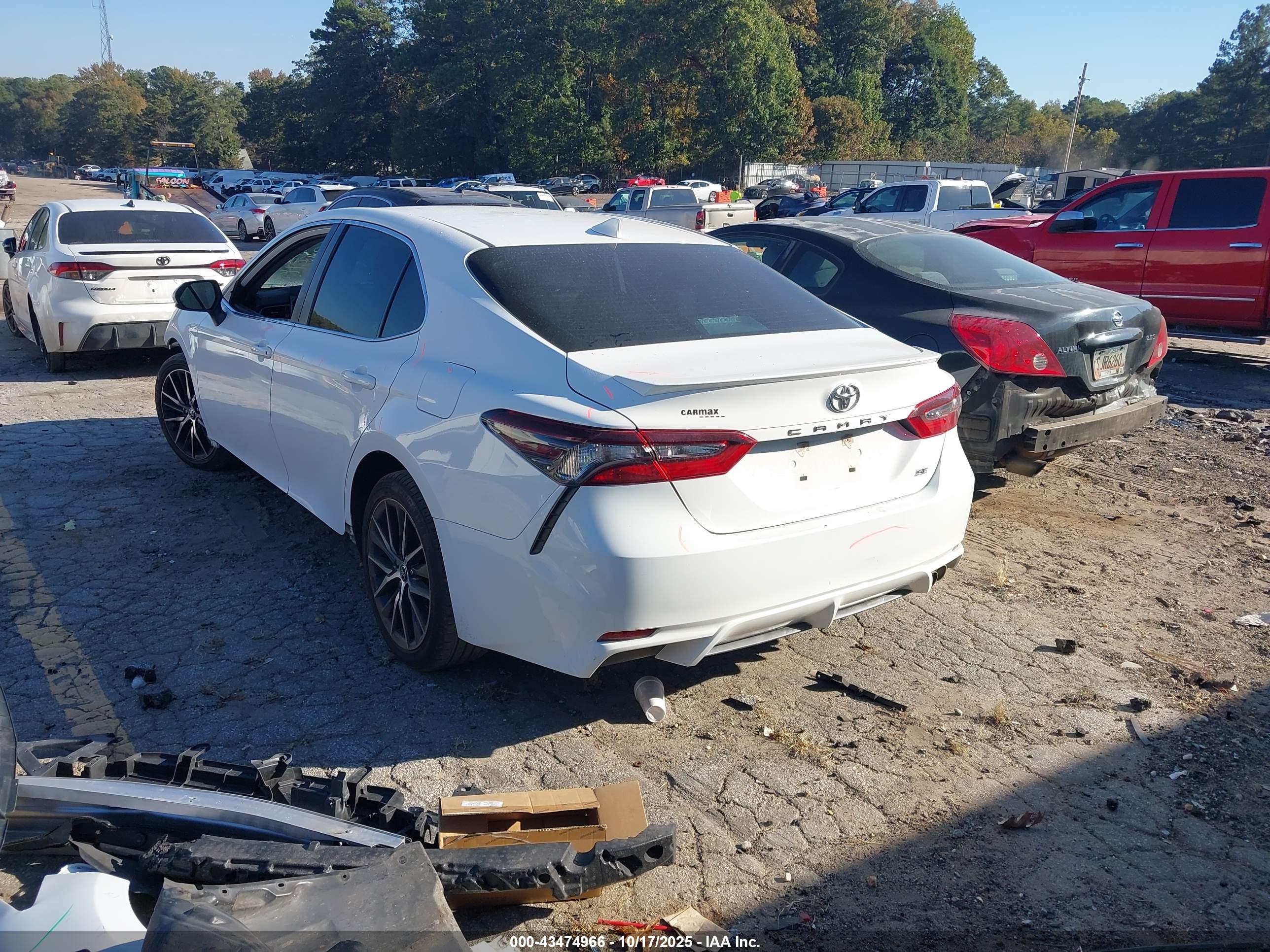 TOYOTA CAMRY image 3