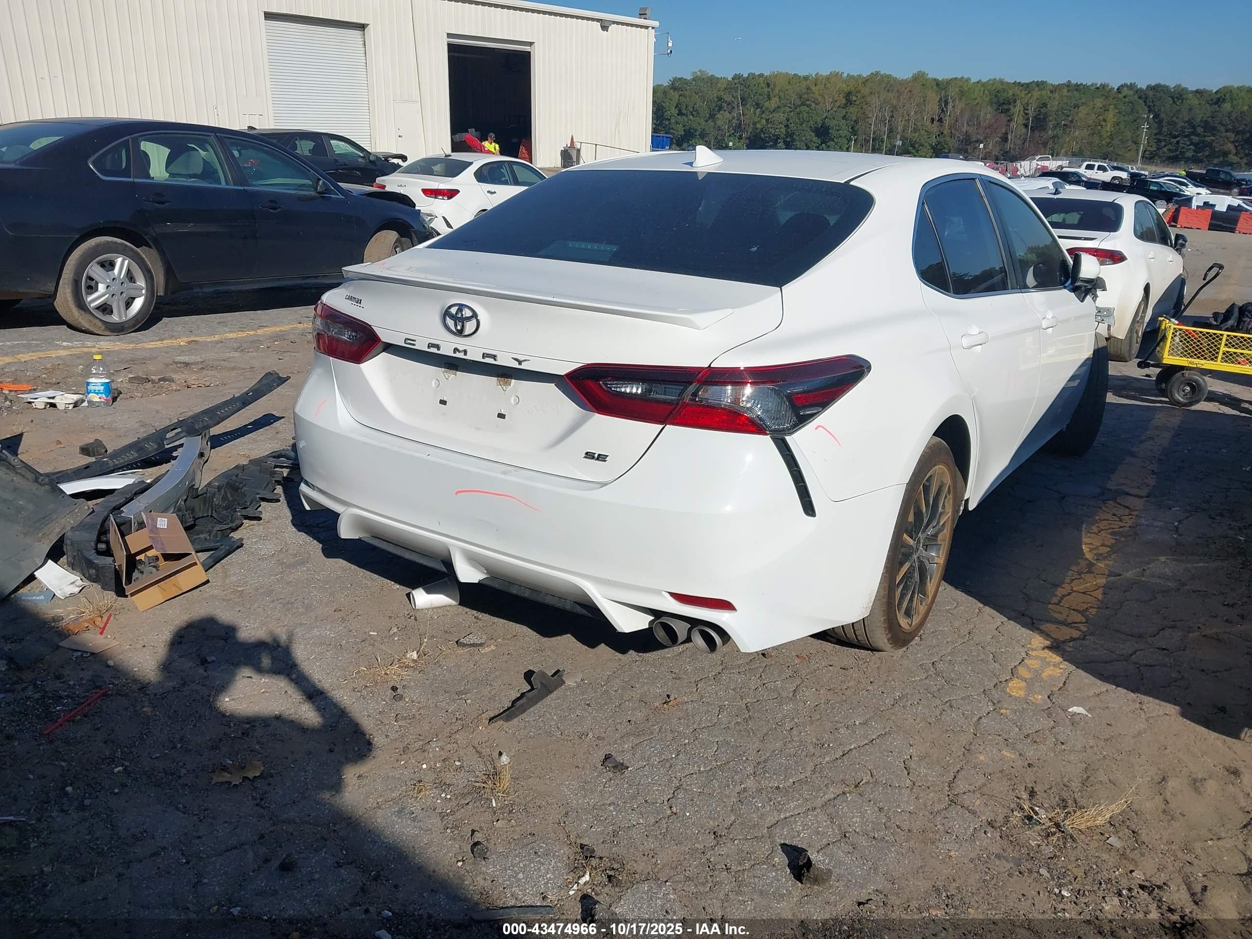 TOYOTA CAMRY image 4