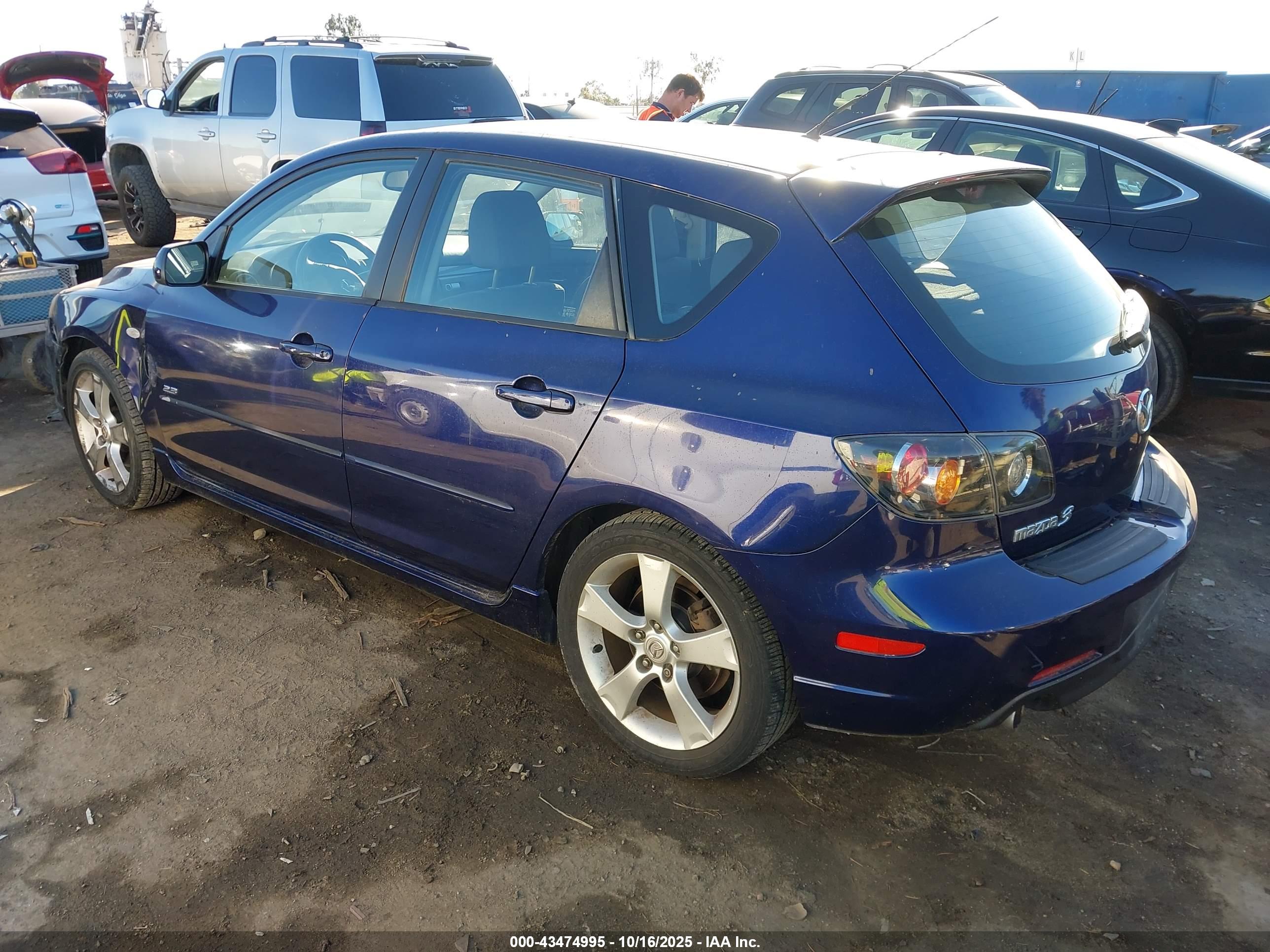 MAZDA MAZDA3 image 3