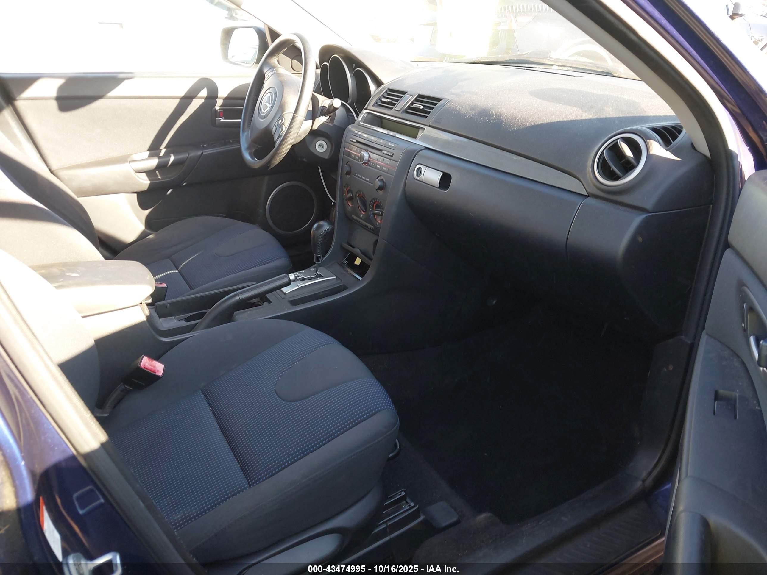 MAZDA MAZDA3 image 5