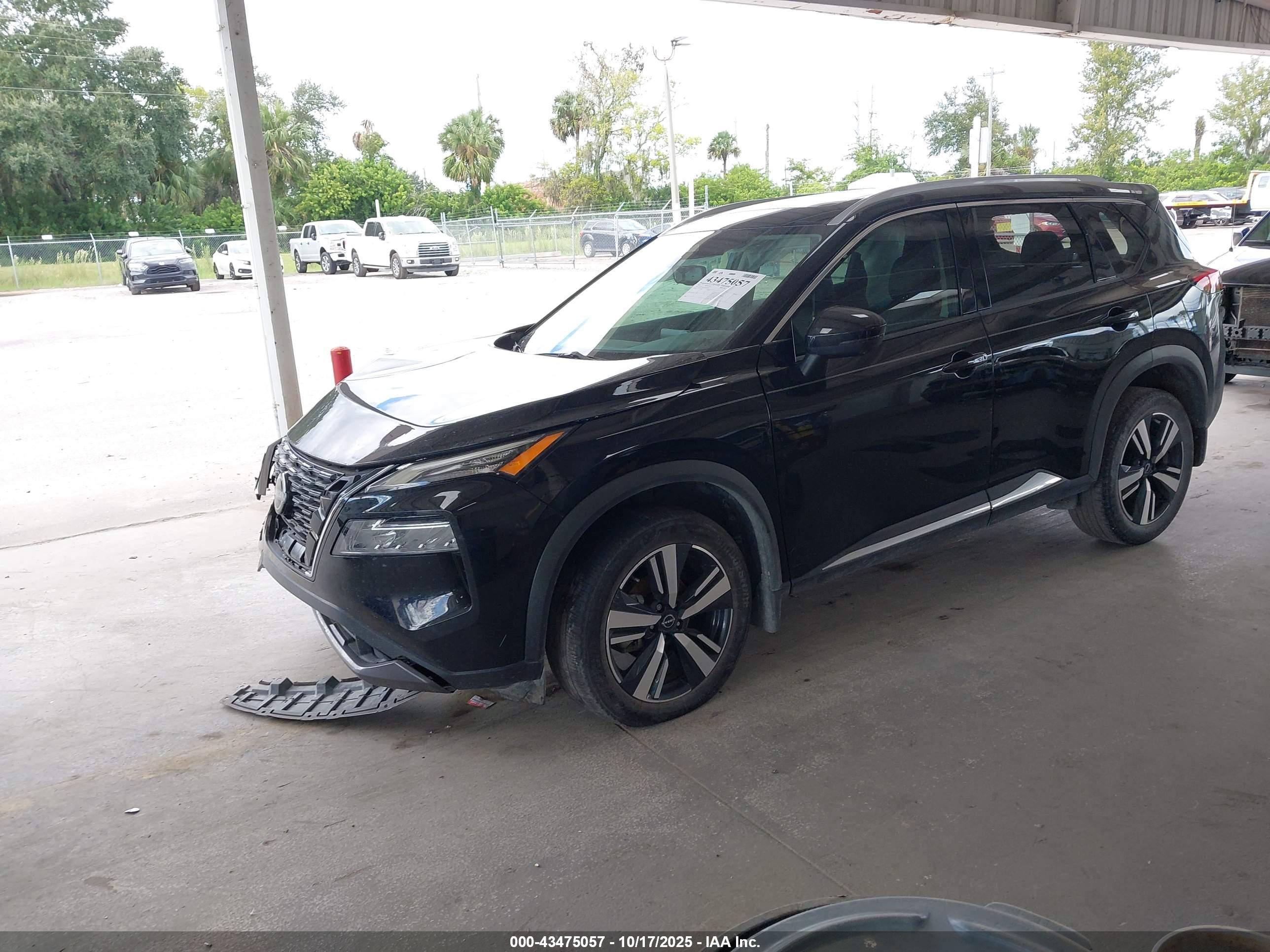 NISSAN ROGUE image 2
