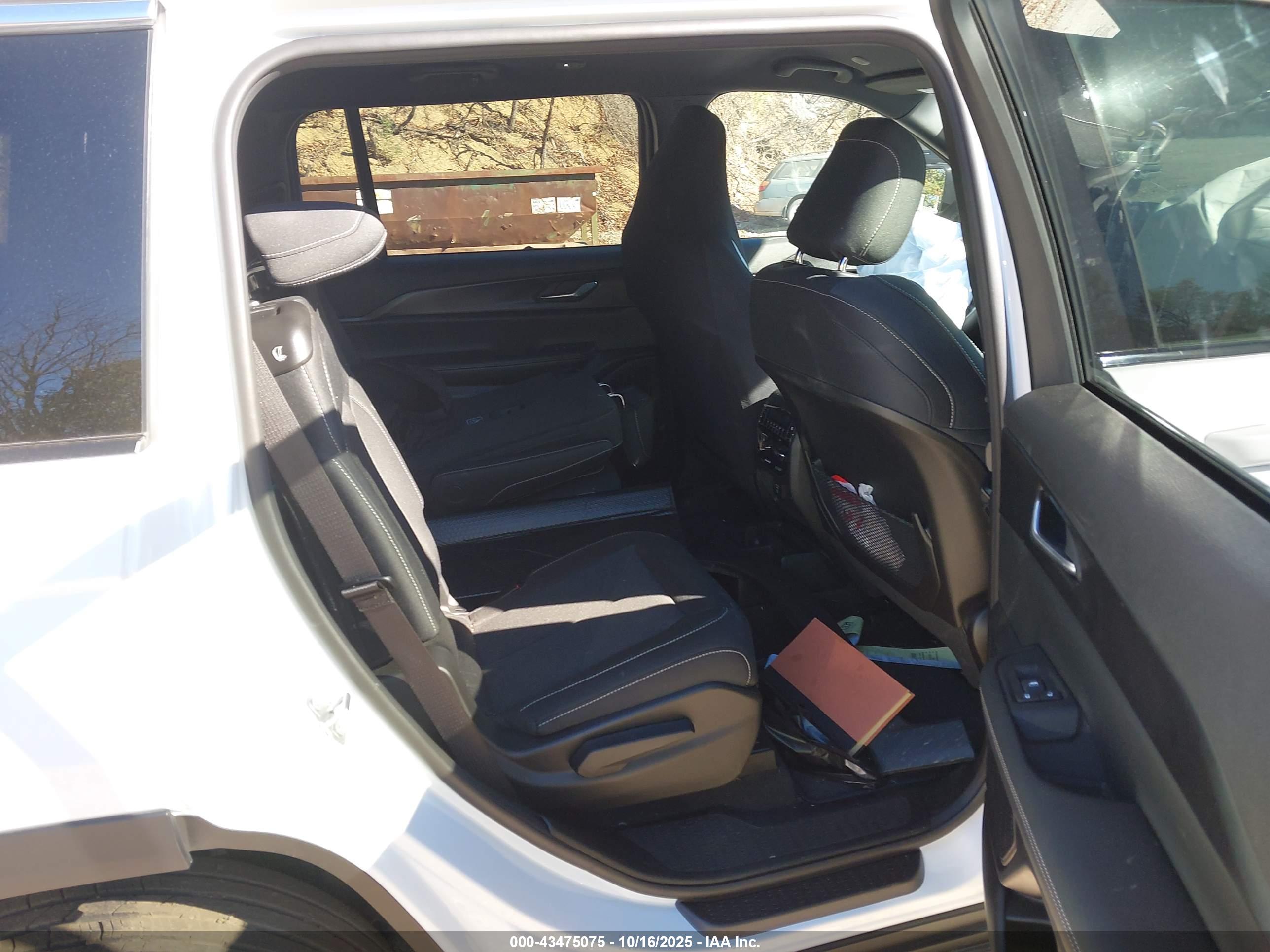 JEEP GRAND image 8