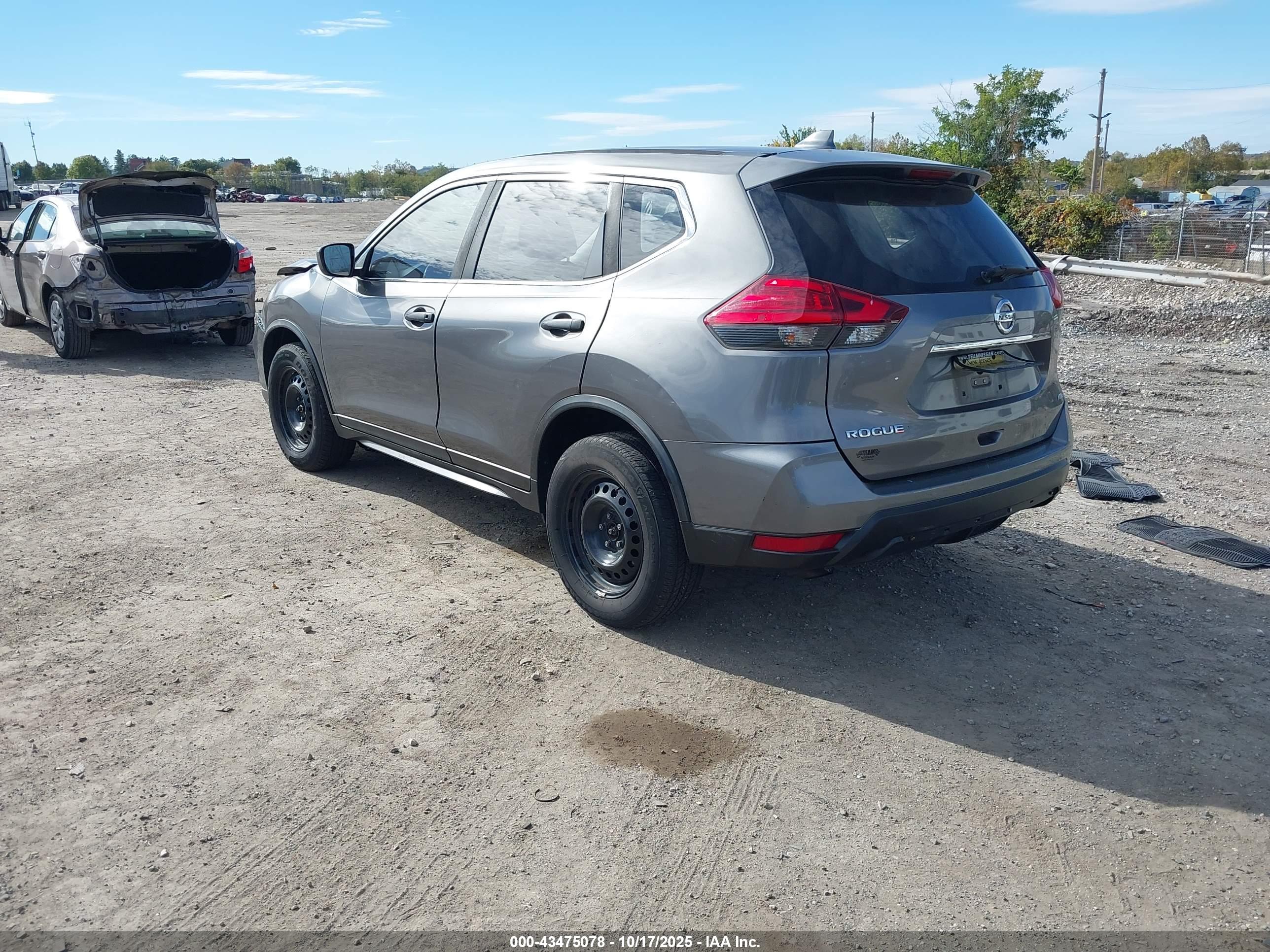 NISSAN ROGUE image 3