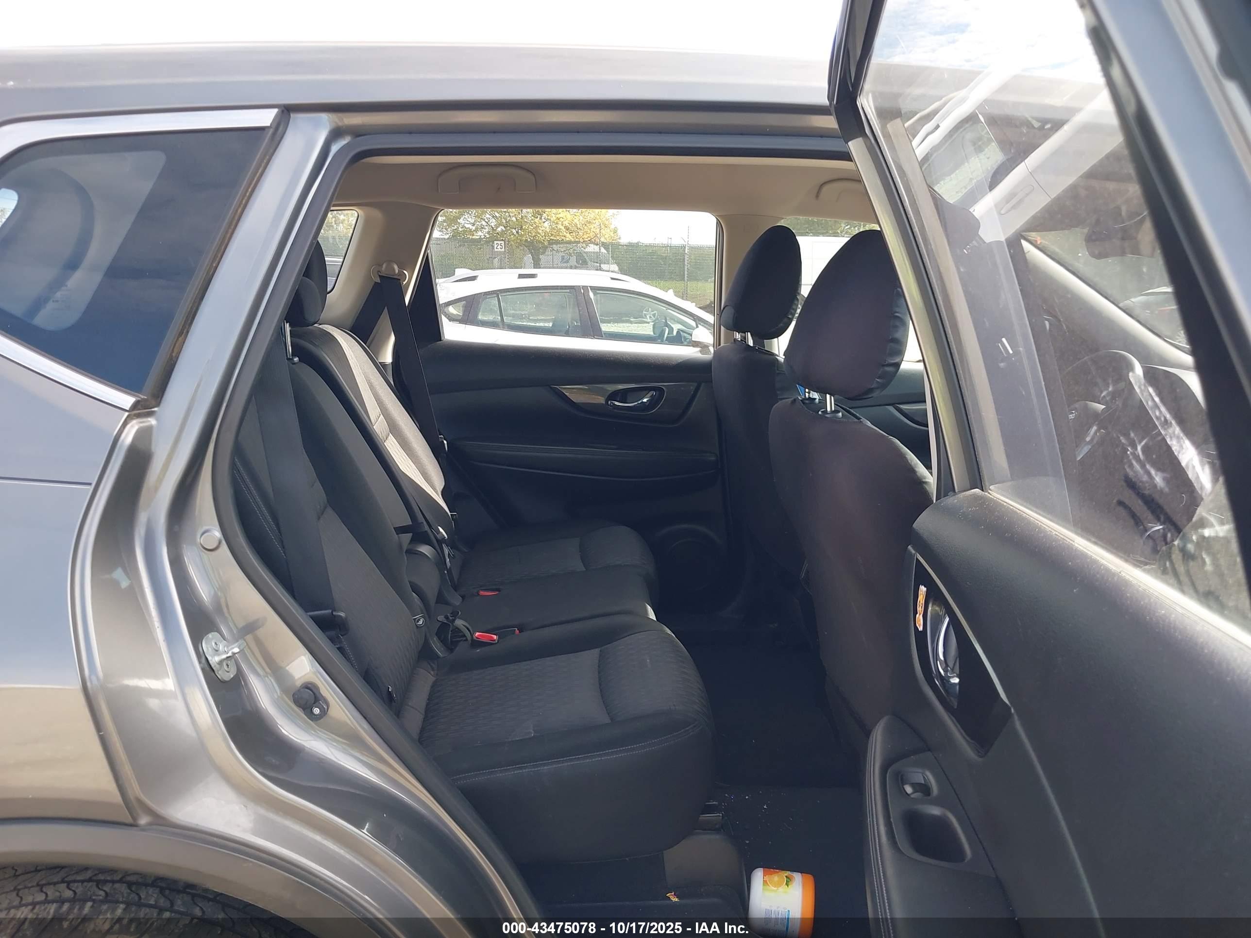NISSAN ROGUE image 8