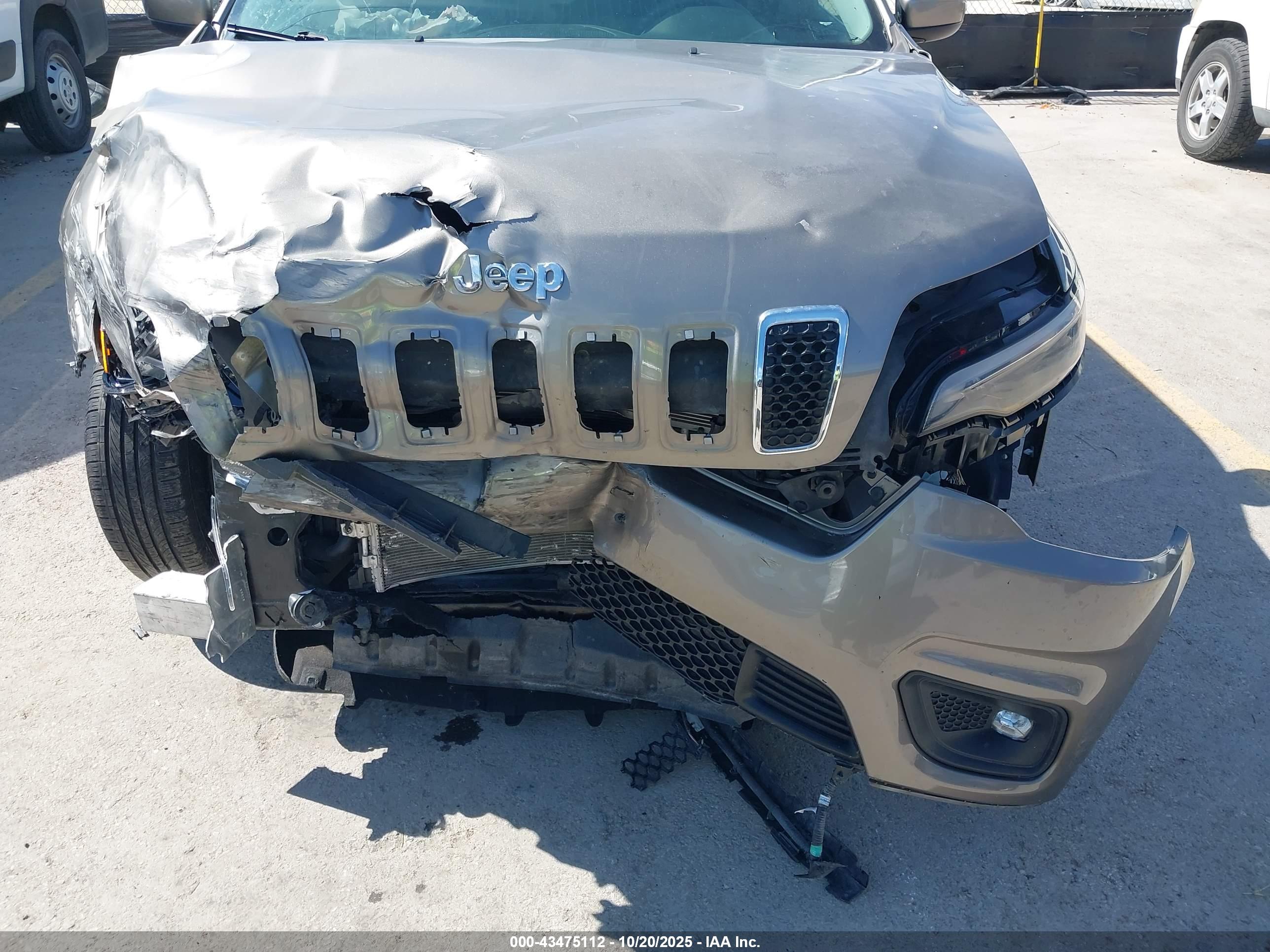 JEEP CHEROKEE image 6