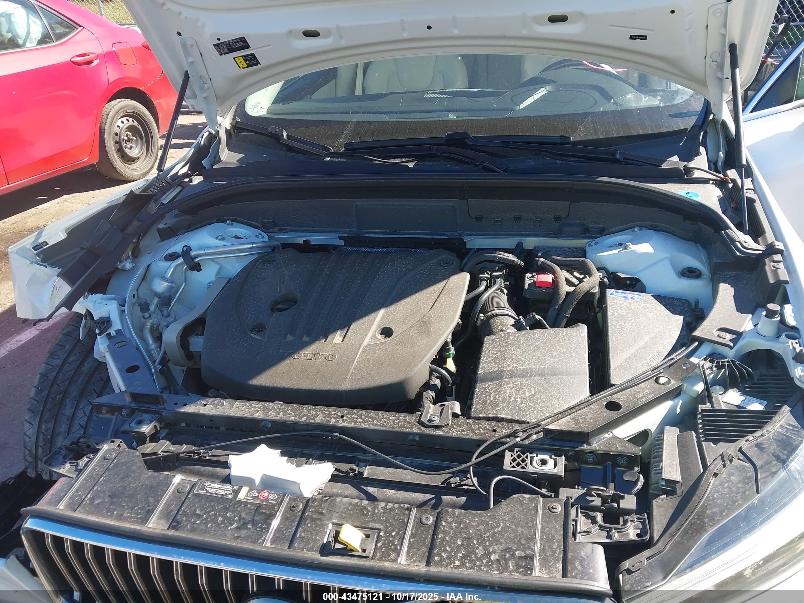 VOLVO XC60 image 10