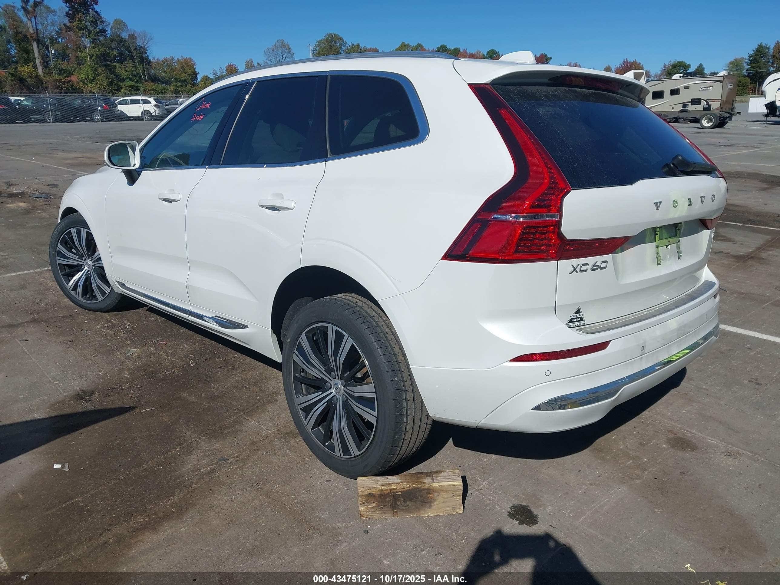 VOLVO XC60 image 3