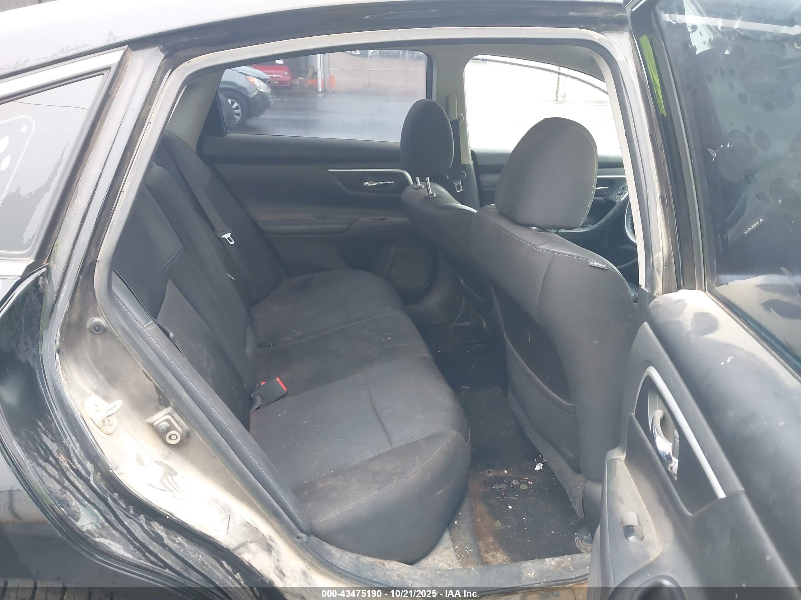 NISSAN ALTIMA image 8