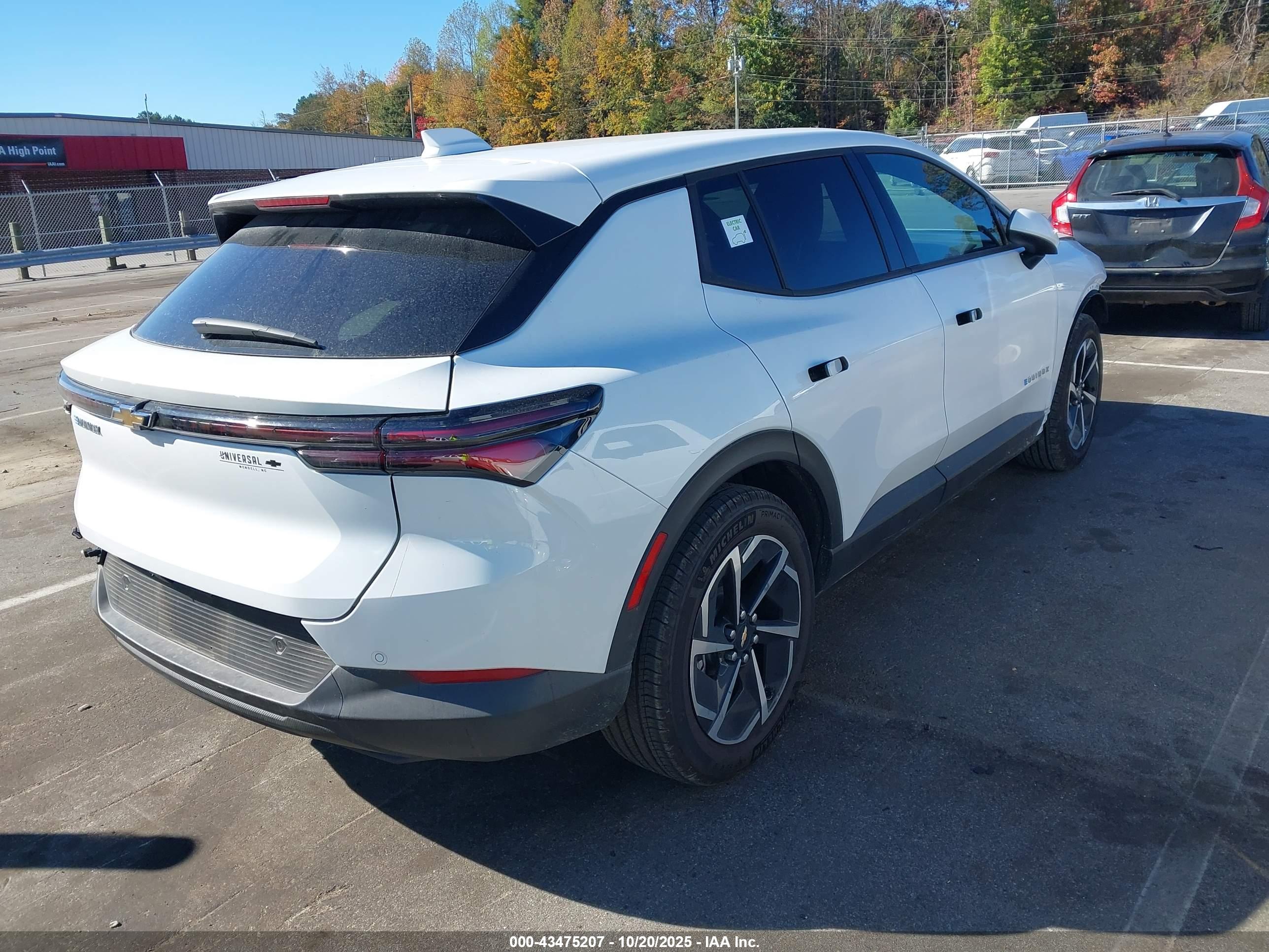 CHEVROLET EQUINOX image 4
