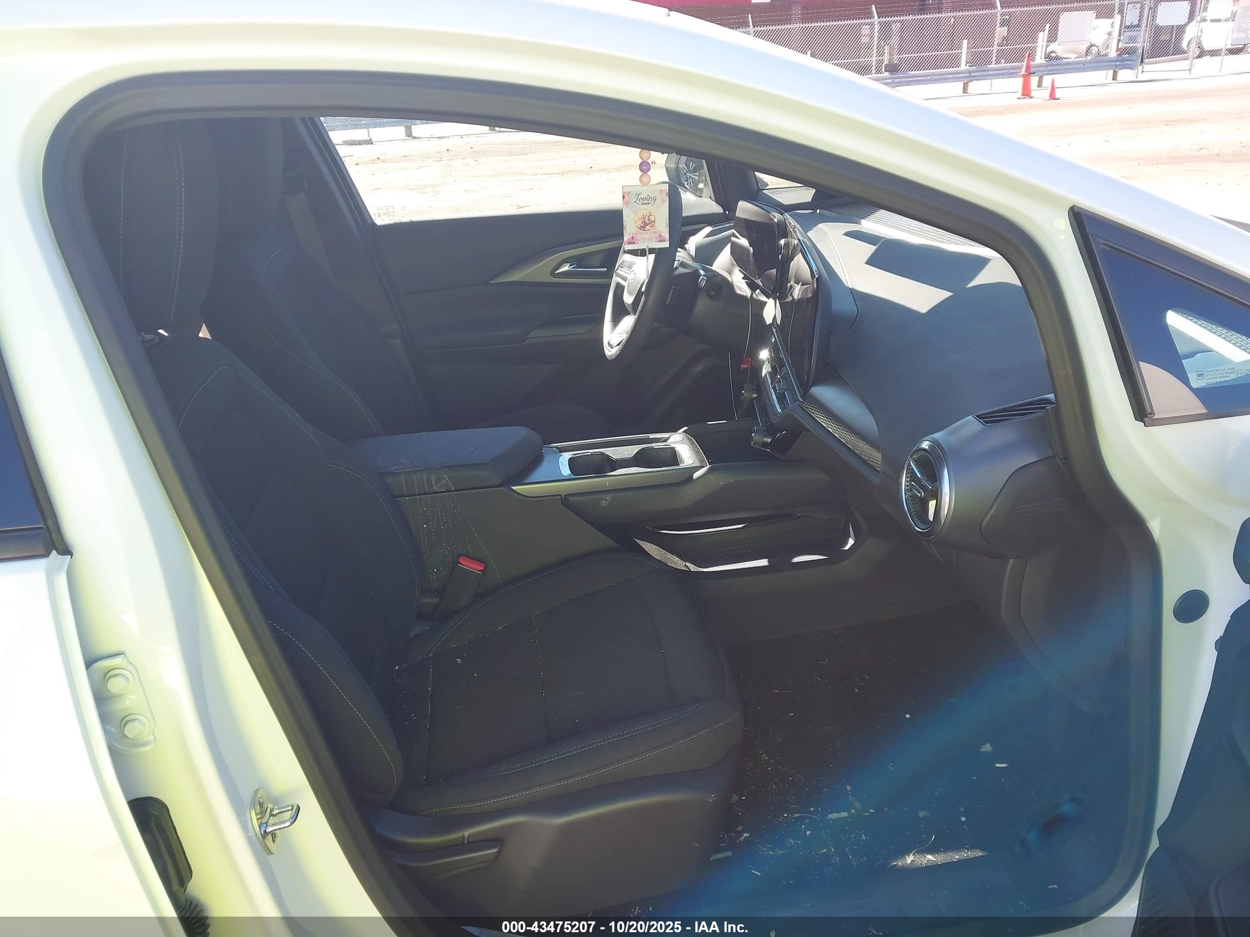 CHEVROLET EQUINOX image 5