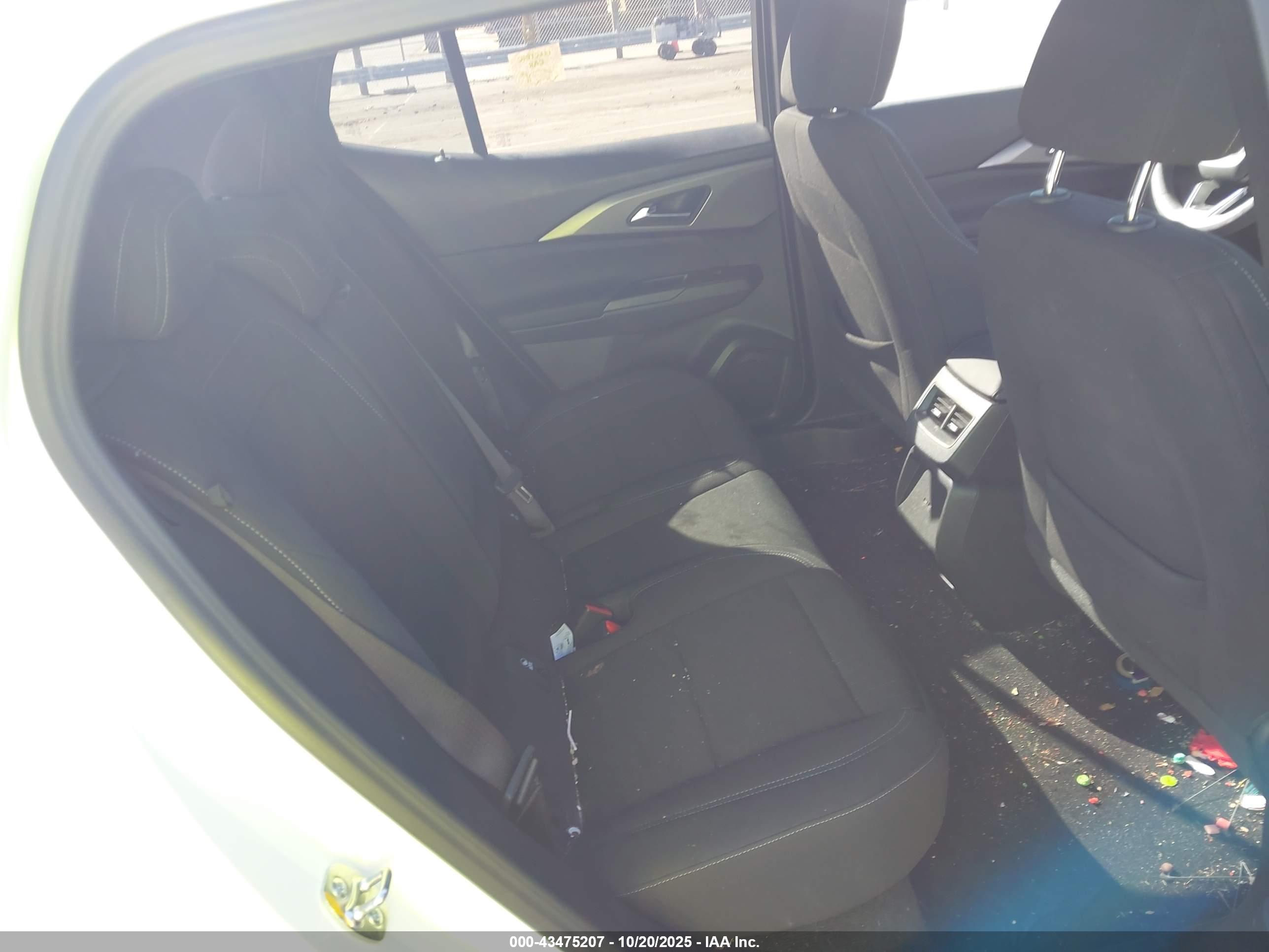 CHEVROLET EQUINOX image 8