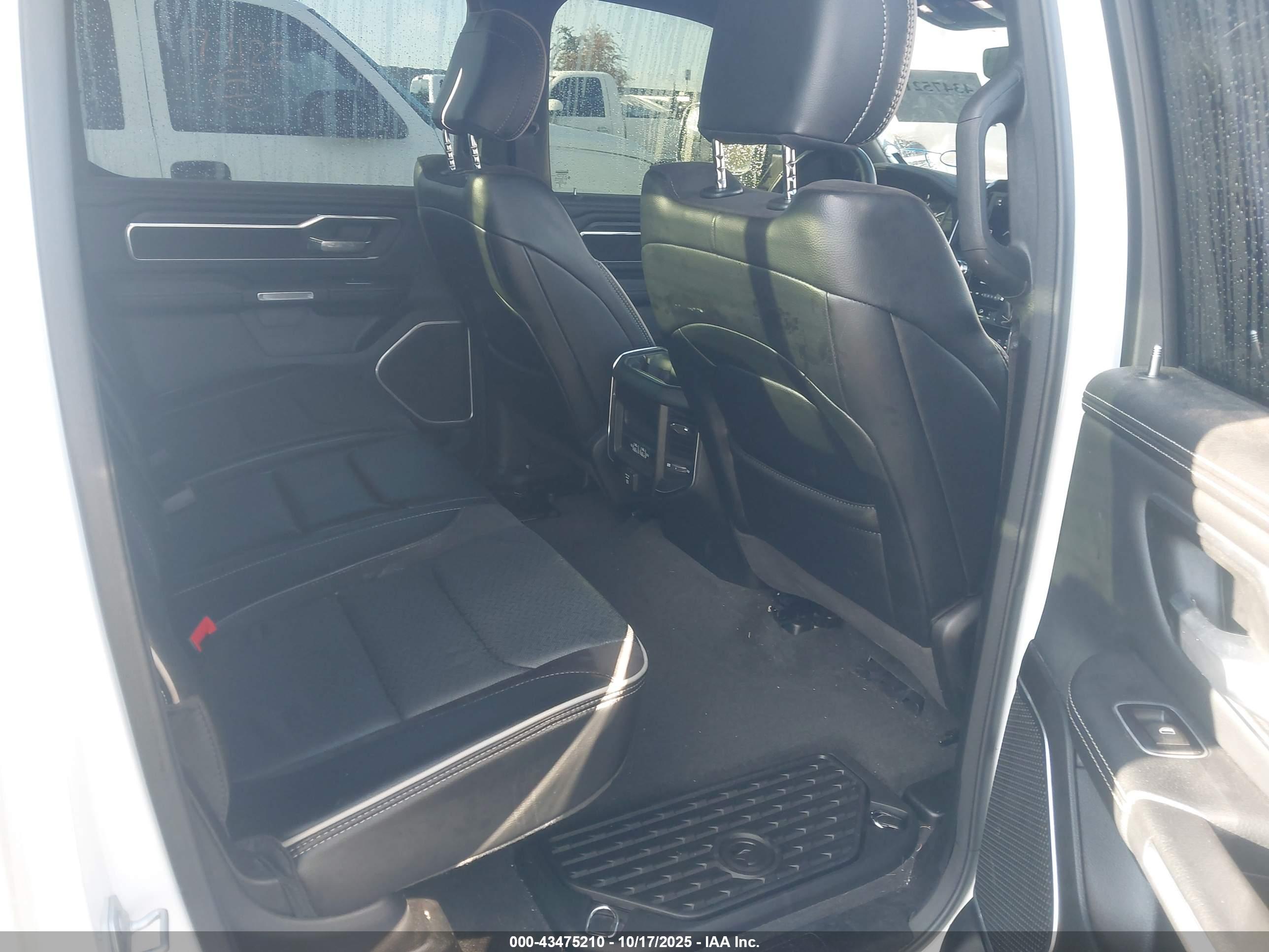 RAM 1500 image 8