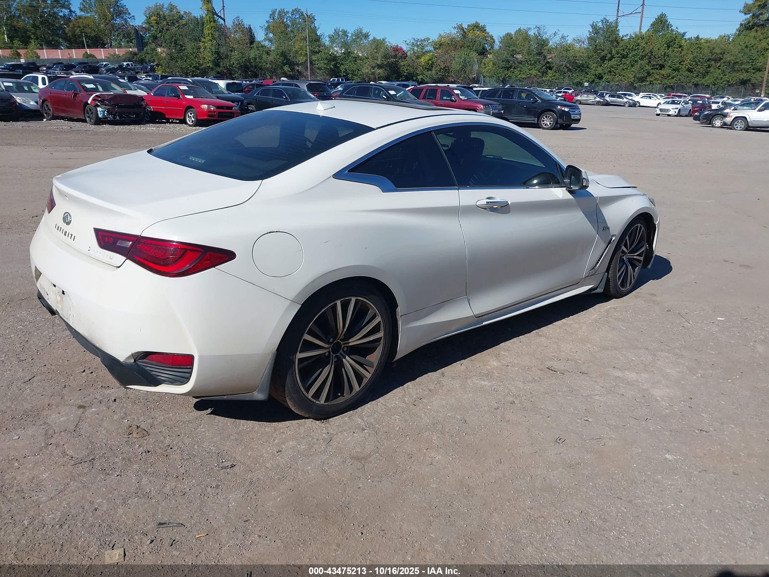 INFINITI Q60 image 4