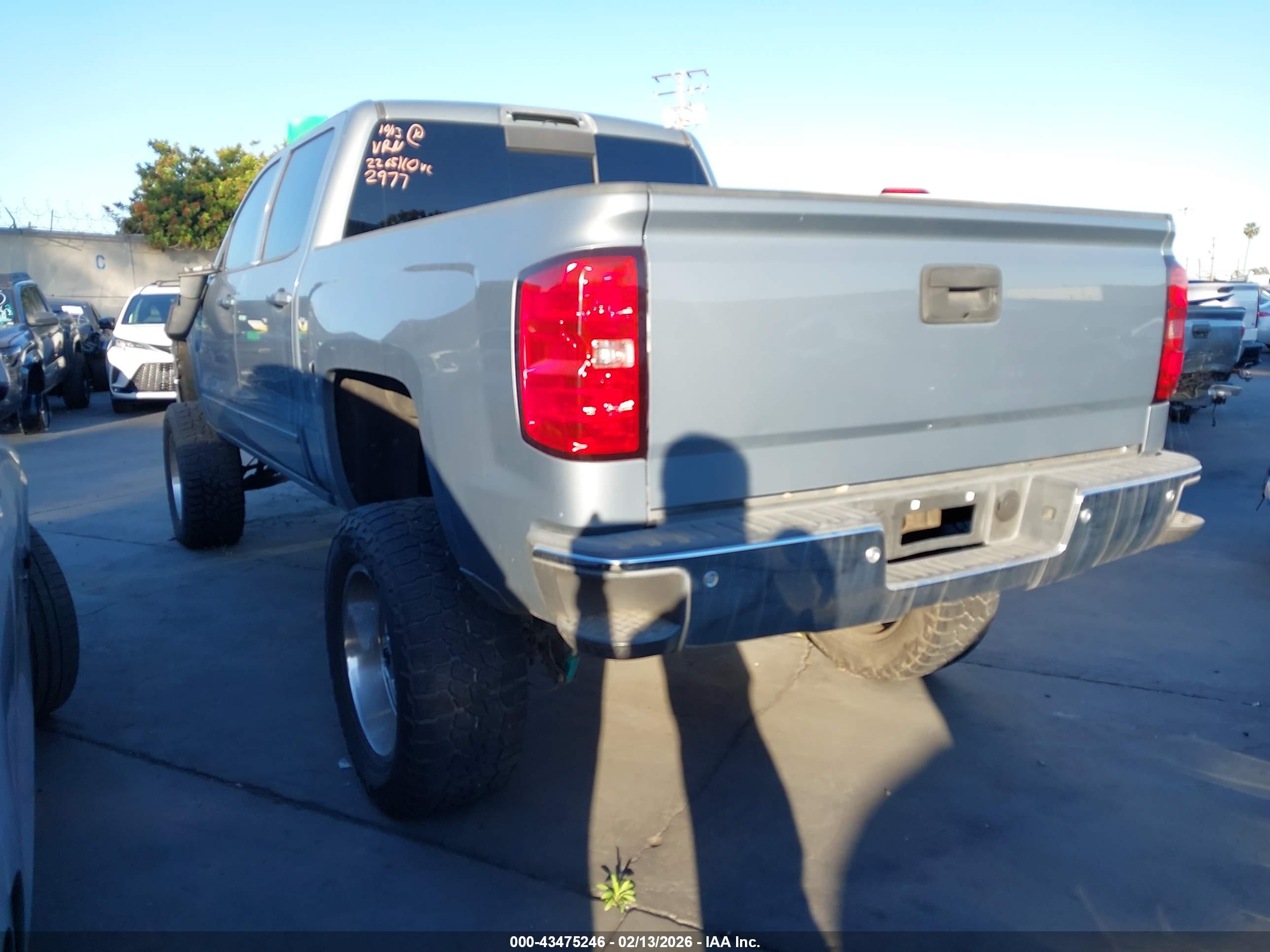 CHEVROLET SILVERADO image 3