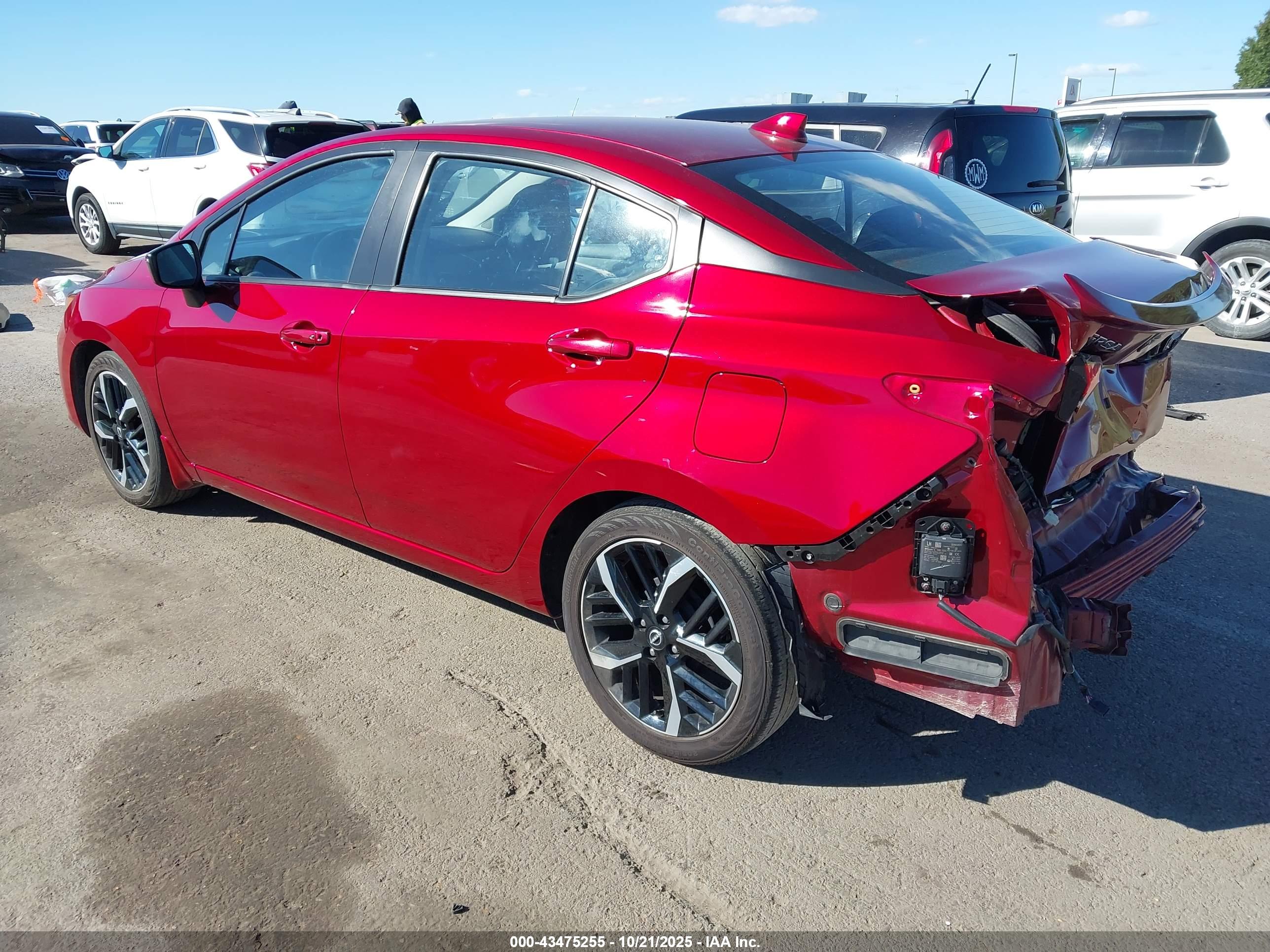 NISSAN VERSA image 3