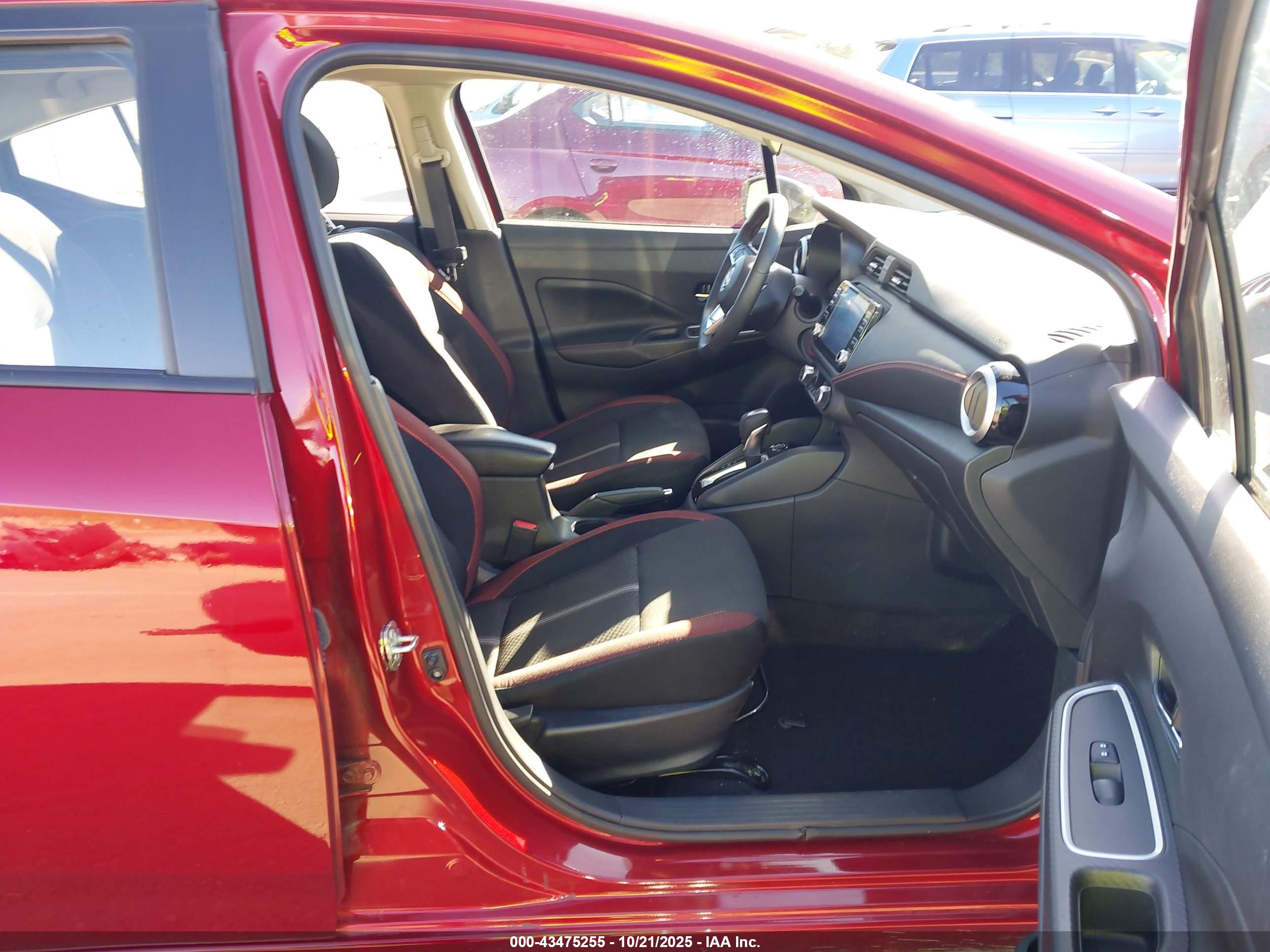 NISSAN VERSA image 5