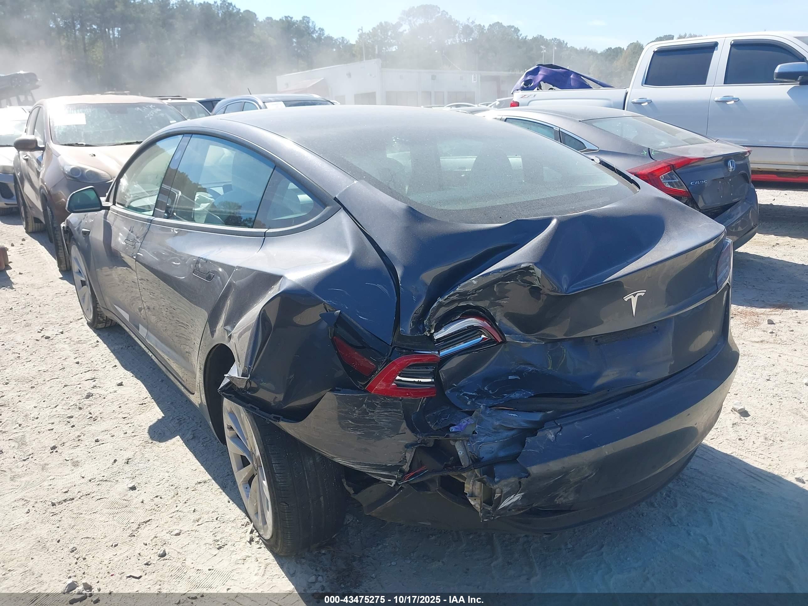 TESLA MODEL image 3
