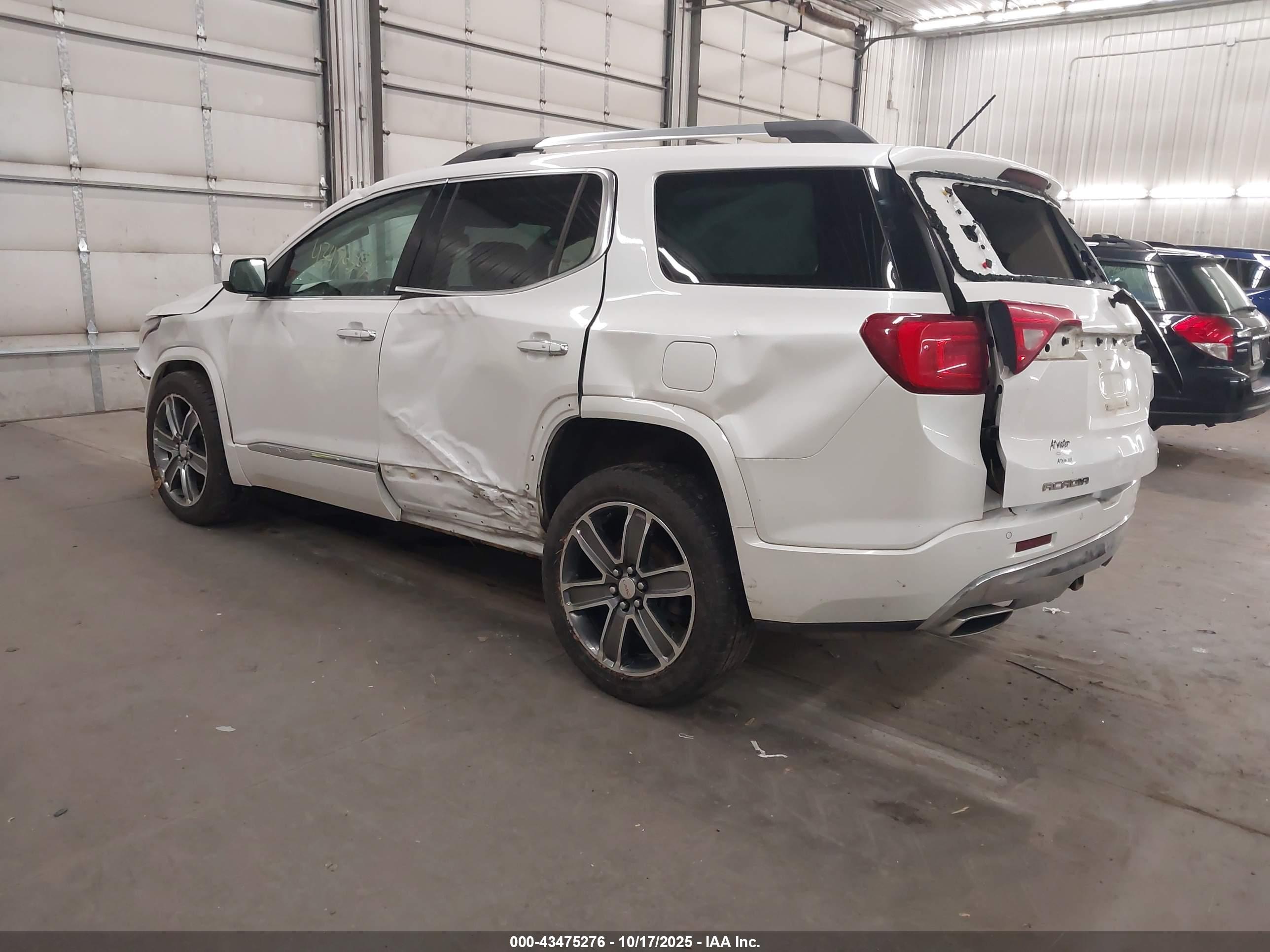 GMC ACADIA image 3