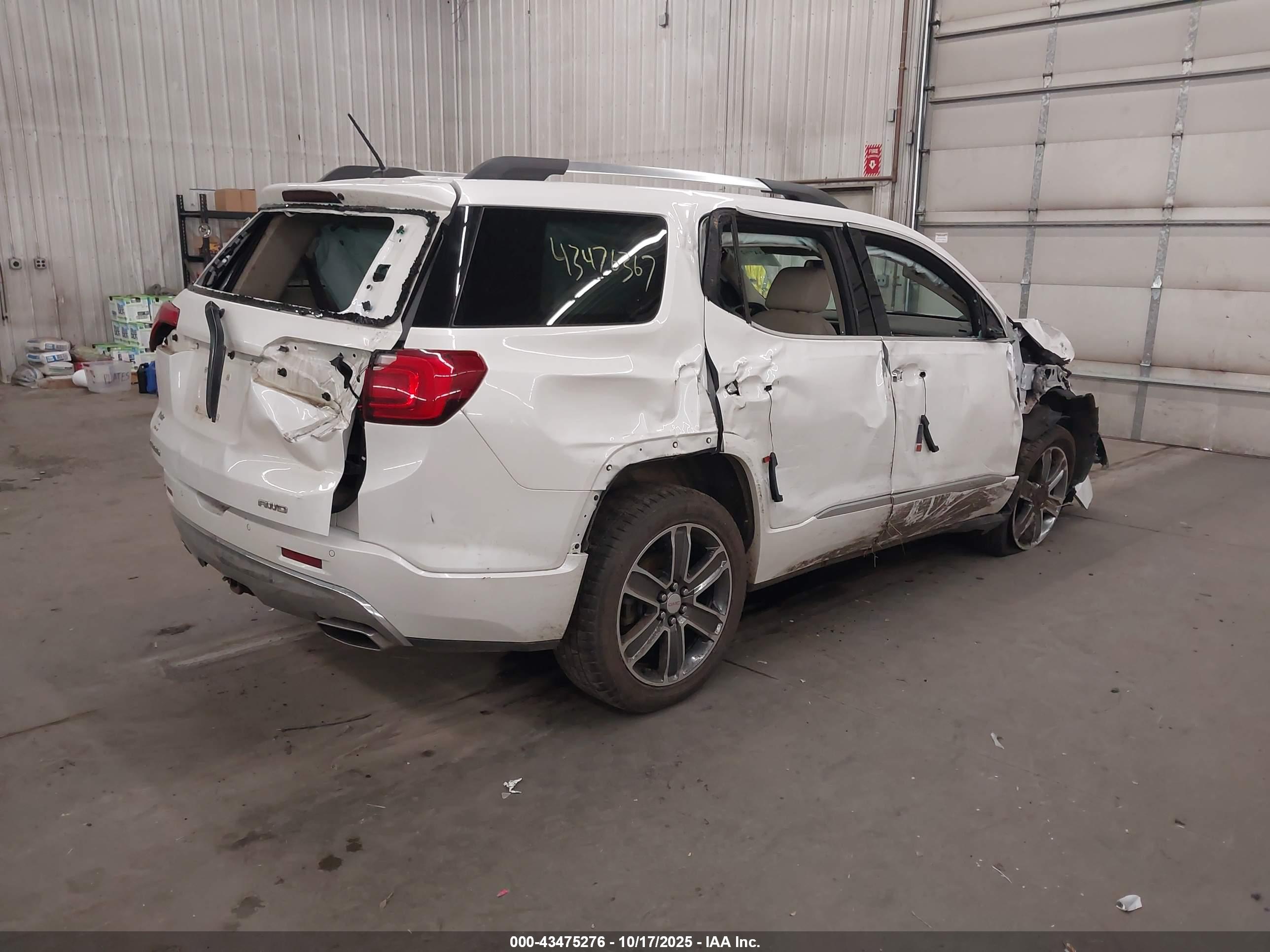 GMC ACADIA image 4